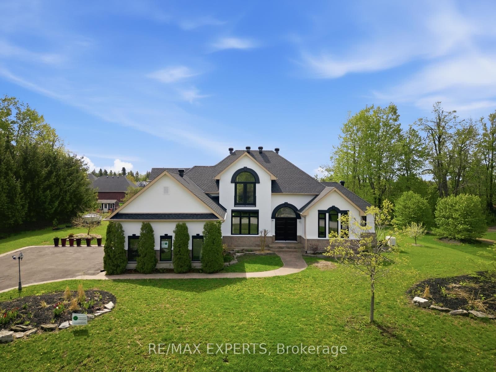 11 Basswood Circle photo 1