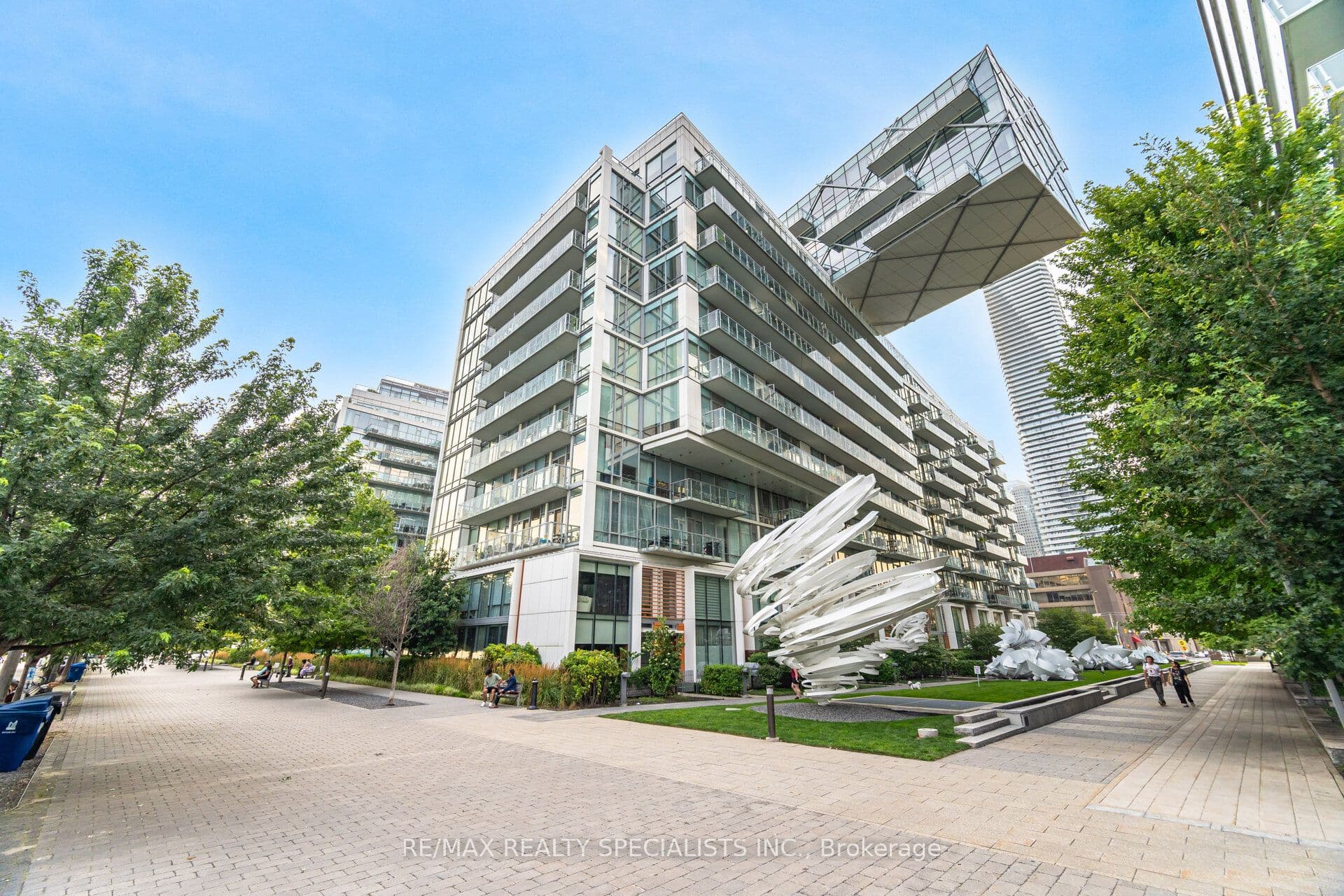 Unit 1118 29 Queens Quay photo 1