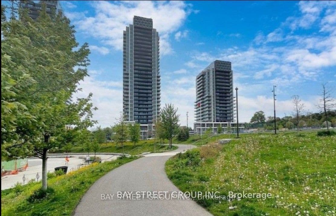 Unit 1512 27 MCMAHON Drive photo 1