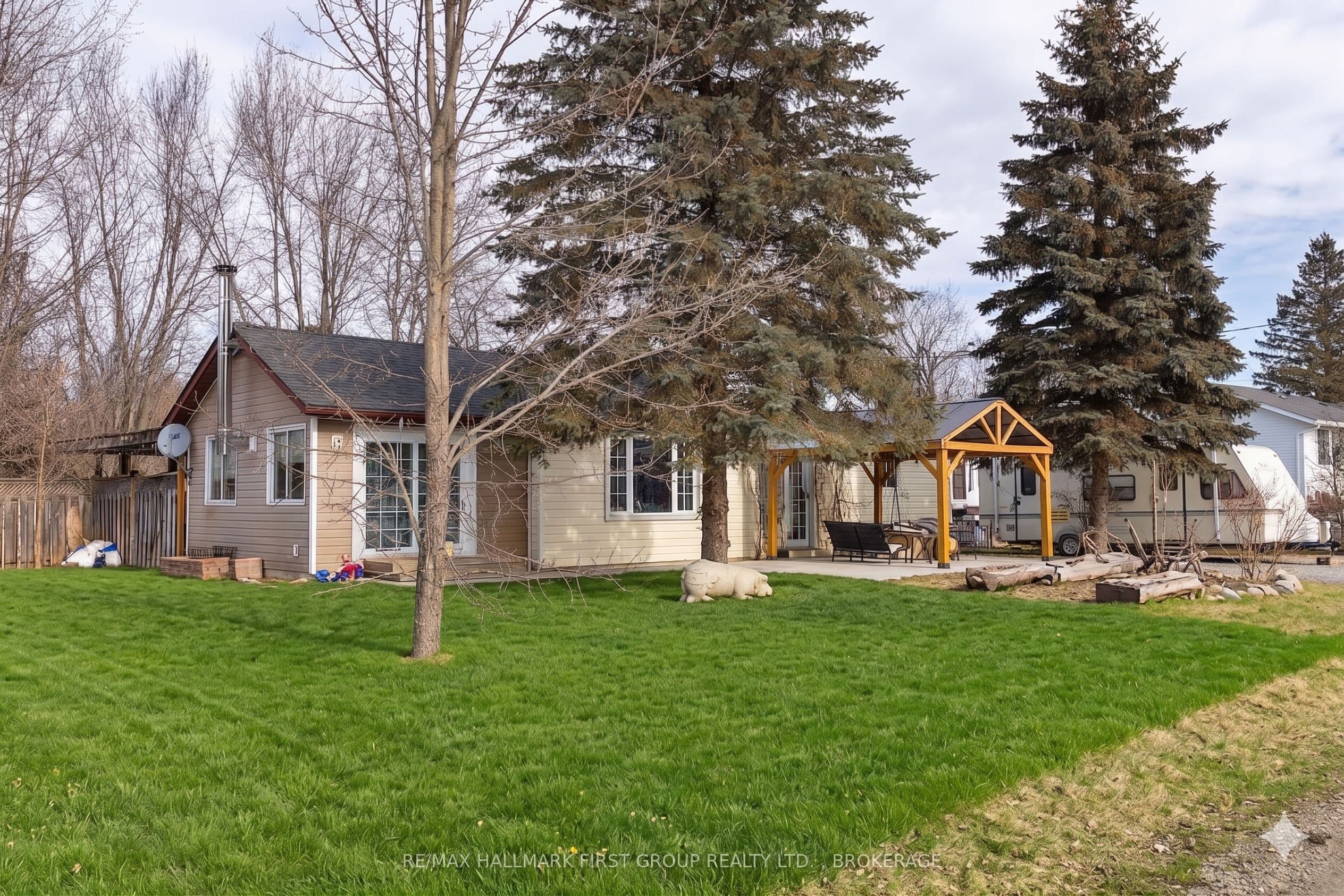 469 Absalom Road photo 1
