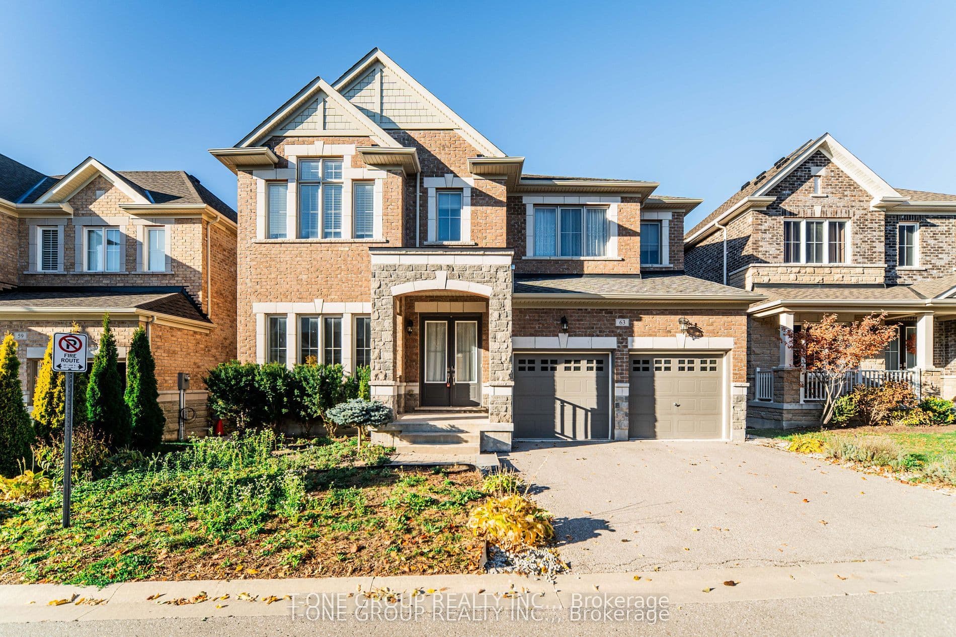 63 Ken Sinclair Crescent photo 1