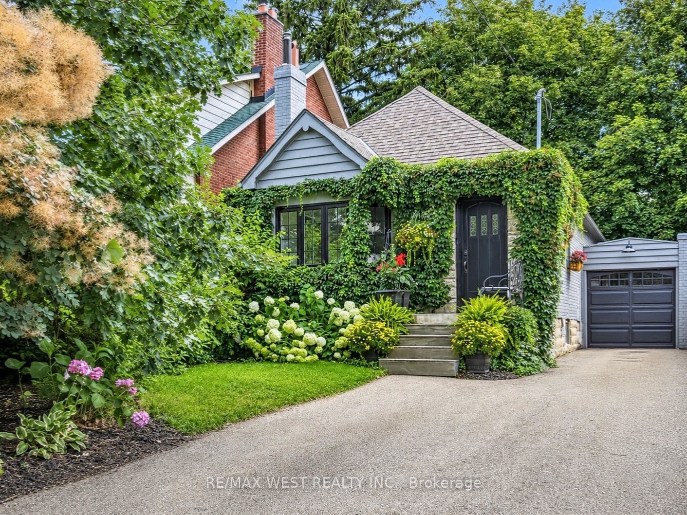 12 Brentwood Road photo 1