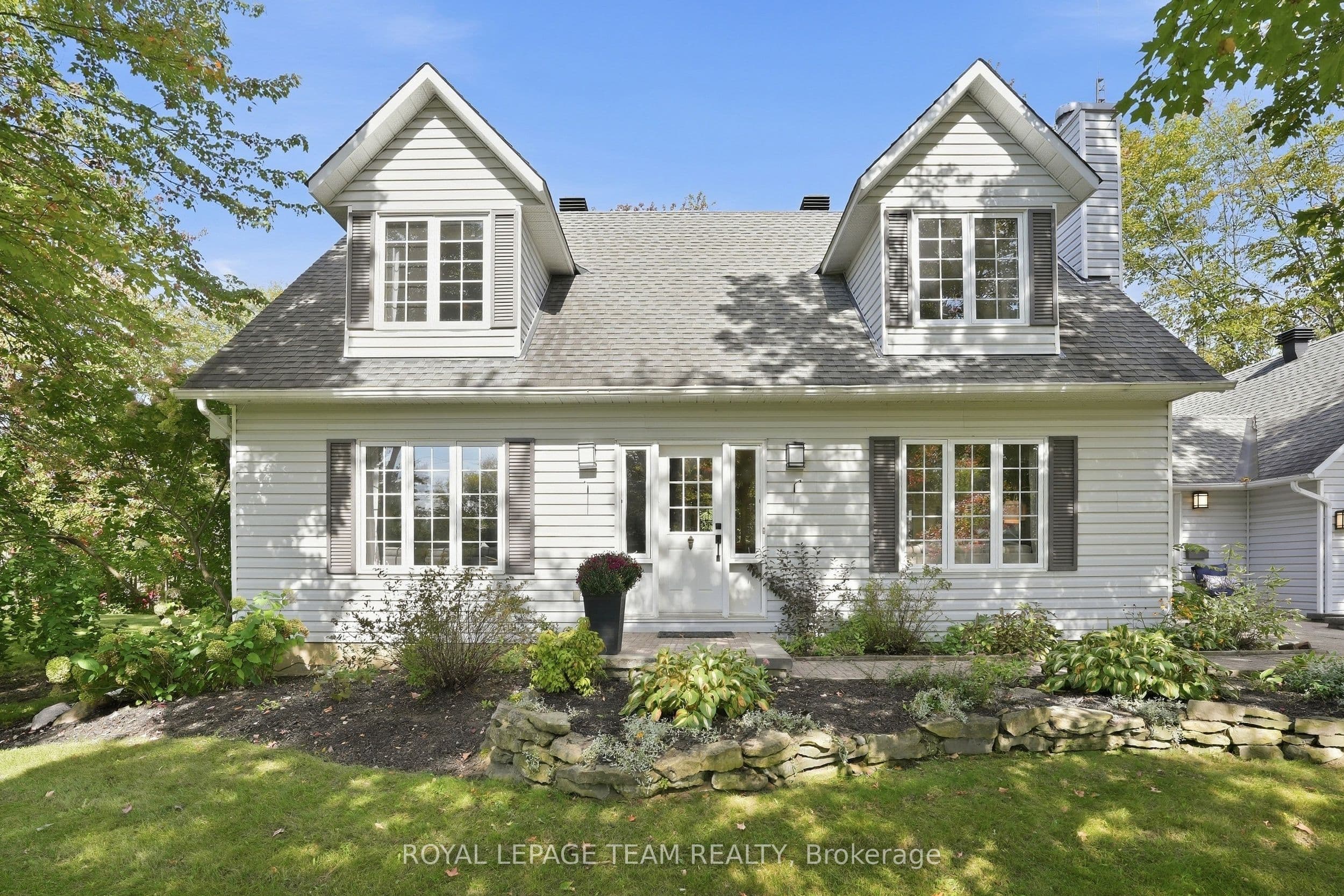 10493 St John Street photo 1