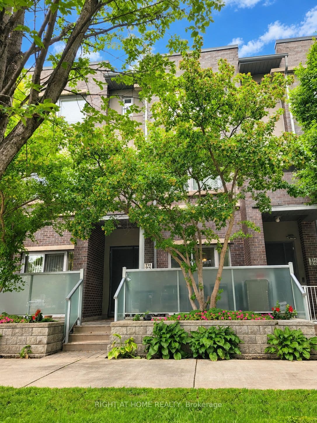 Unit TH25 290 Village Green Square photo 1