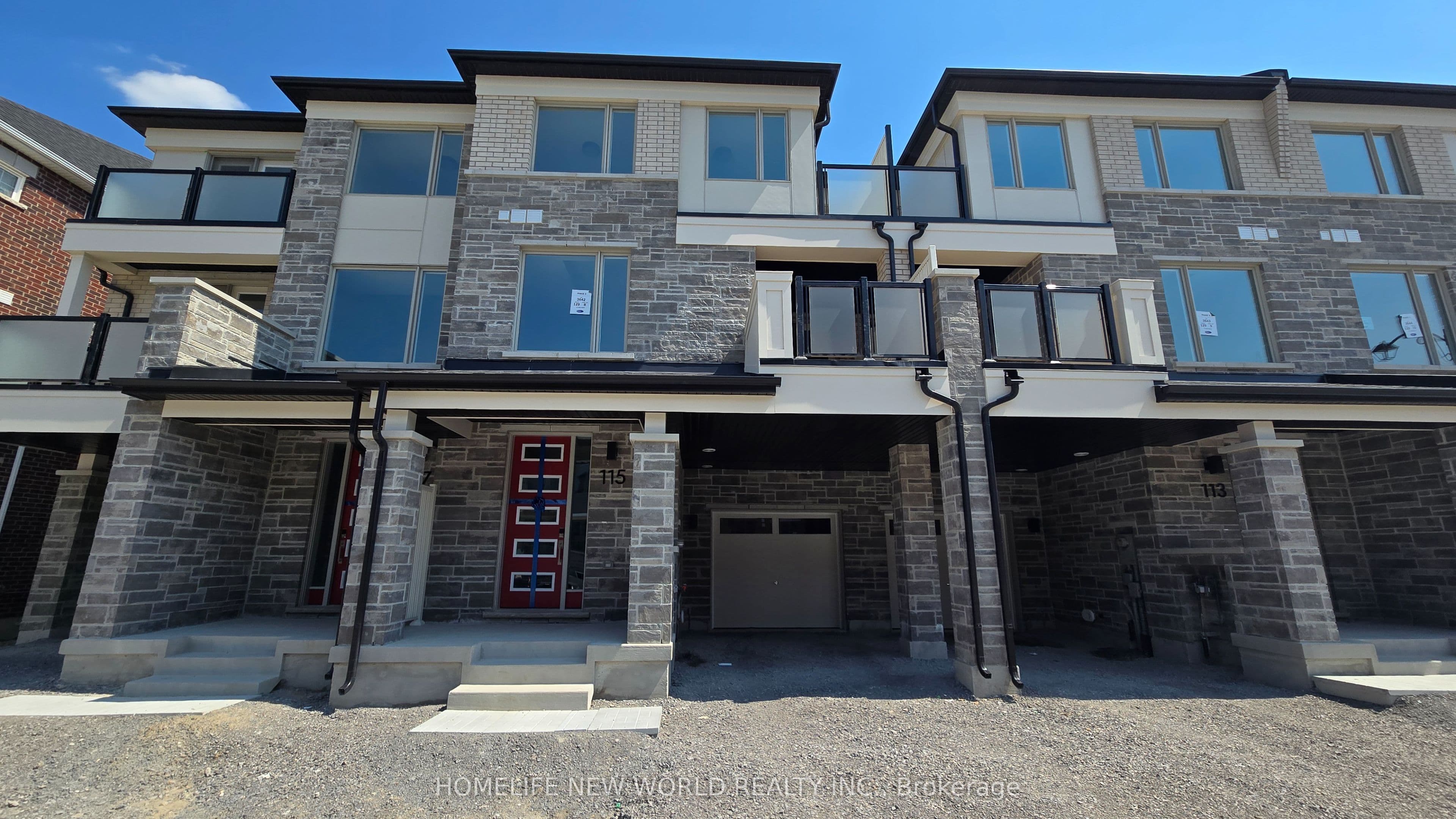 109 Avani Avenue photo 1