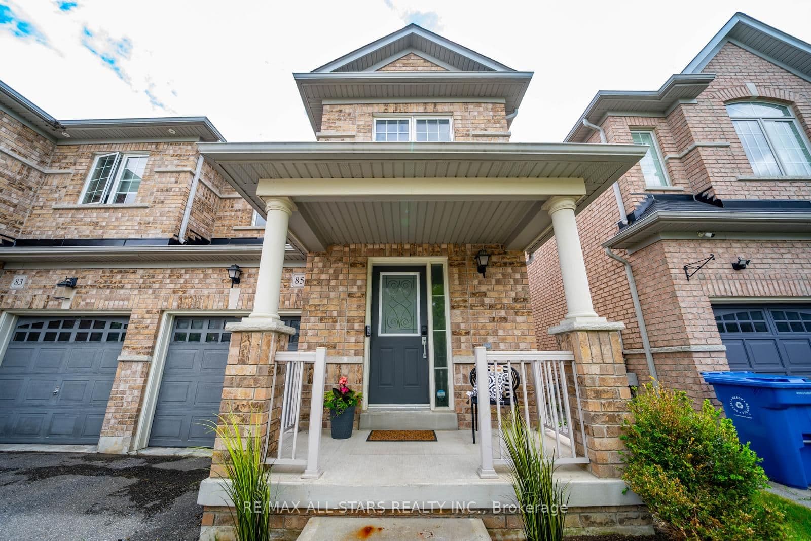 85 Vera Lynn Crescent photo 1