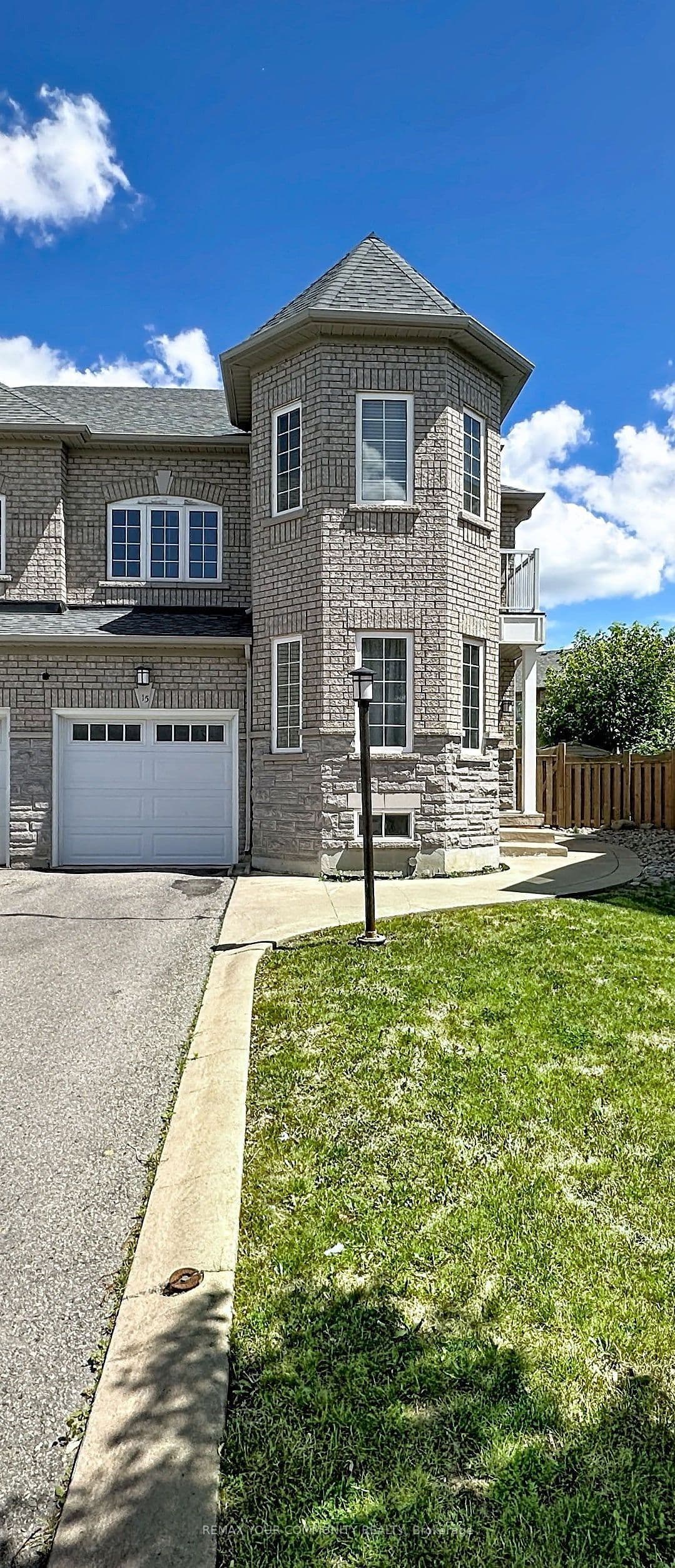 15 Bellefontaine Court photo 1