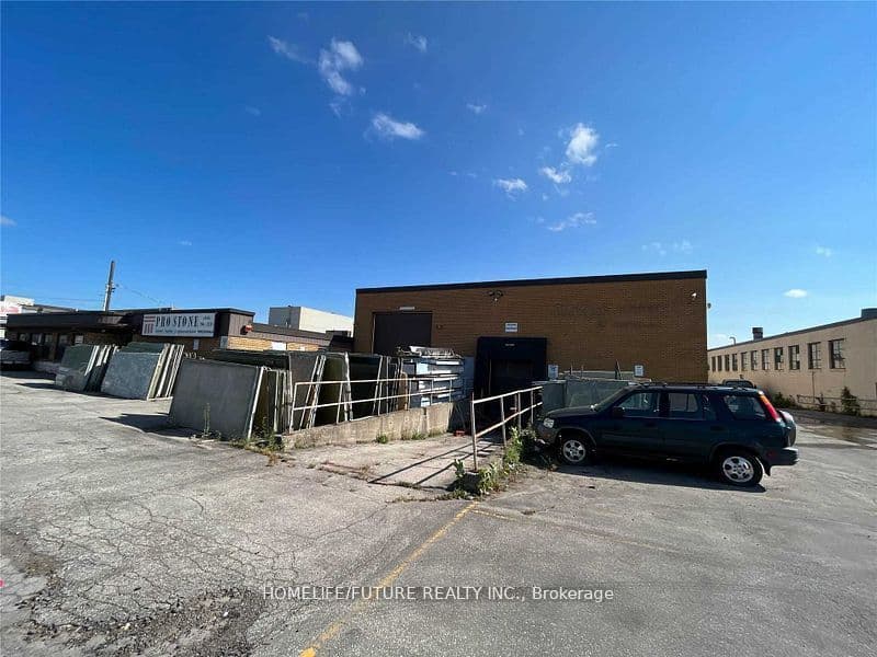 19 Bertrand Avenue photo 1