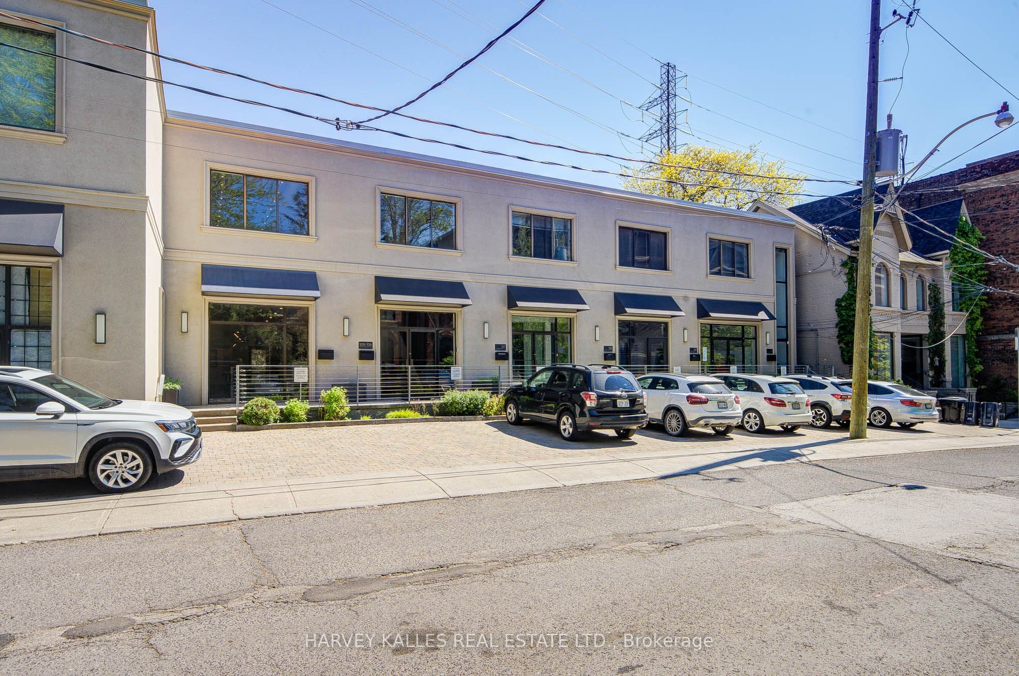 Unit 109 275 MacPherson Avenue photo 1