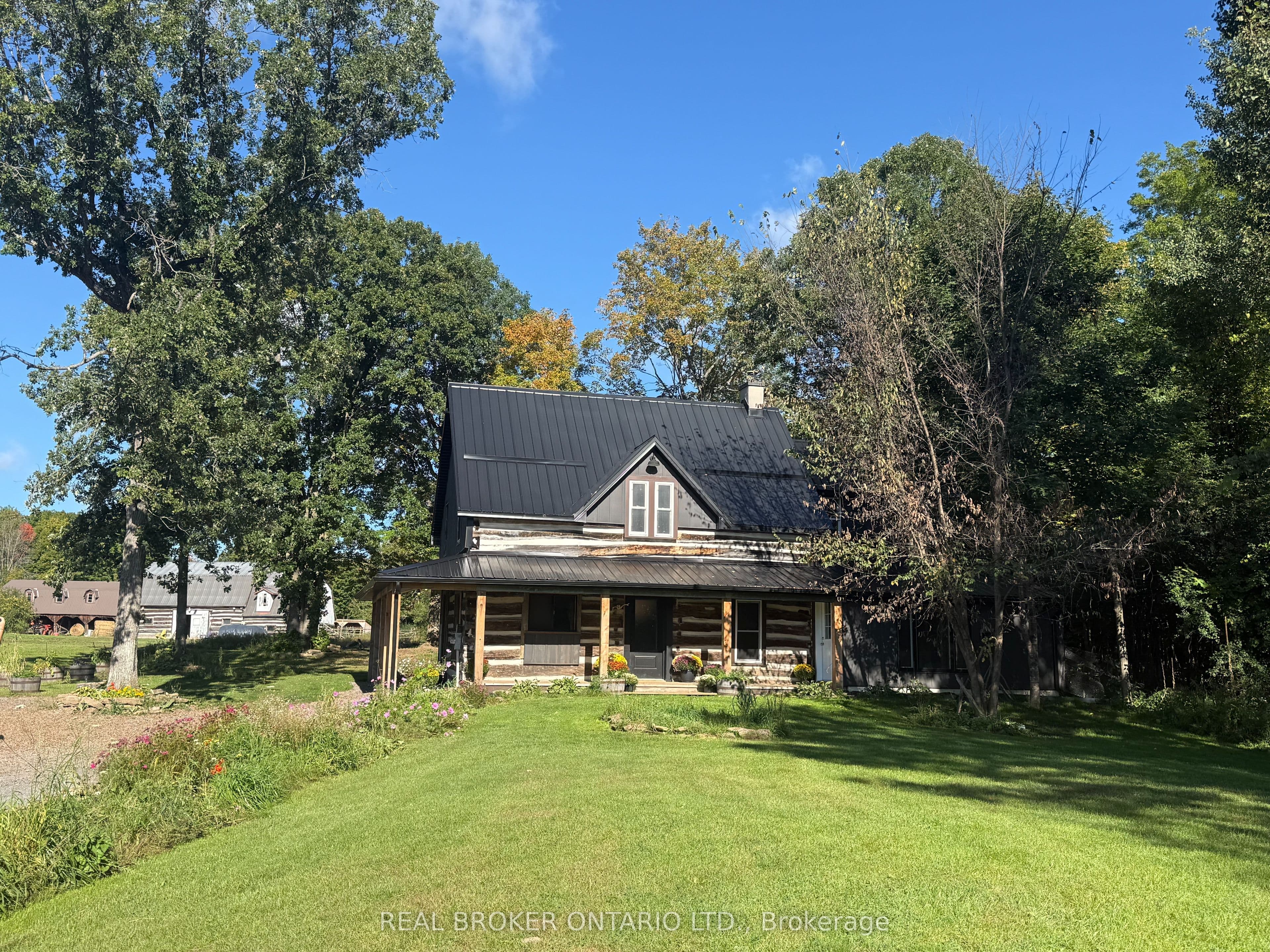 806 Richardson Road photo 1
