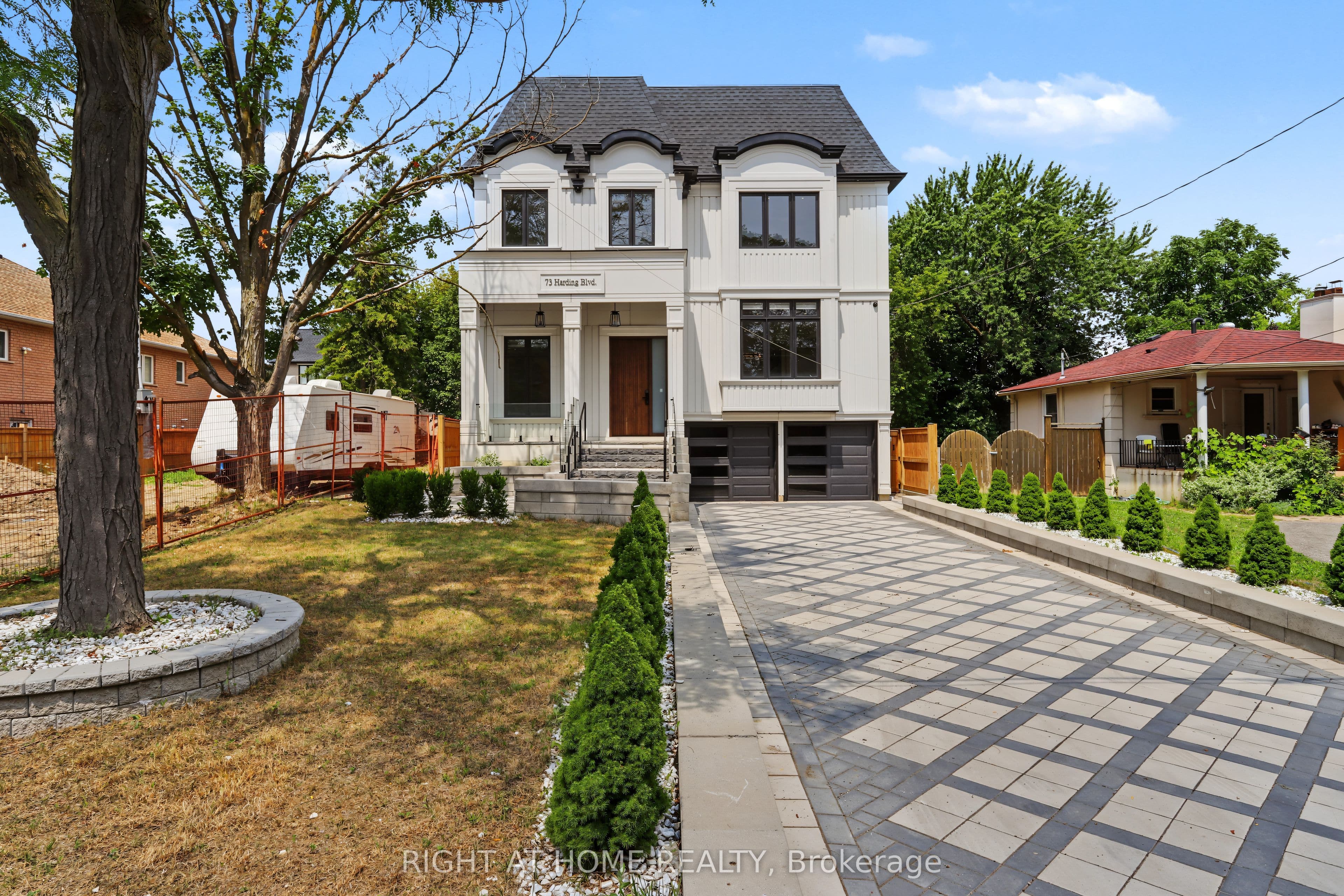 73 Harding Boulevard photo 1