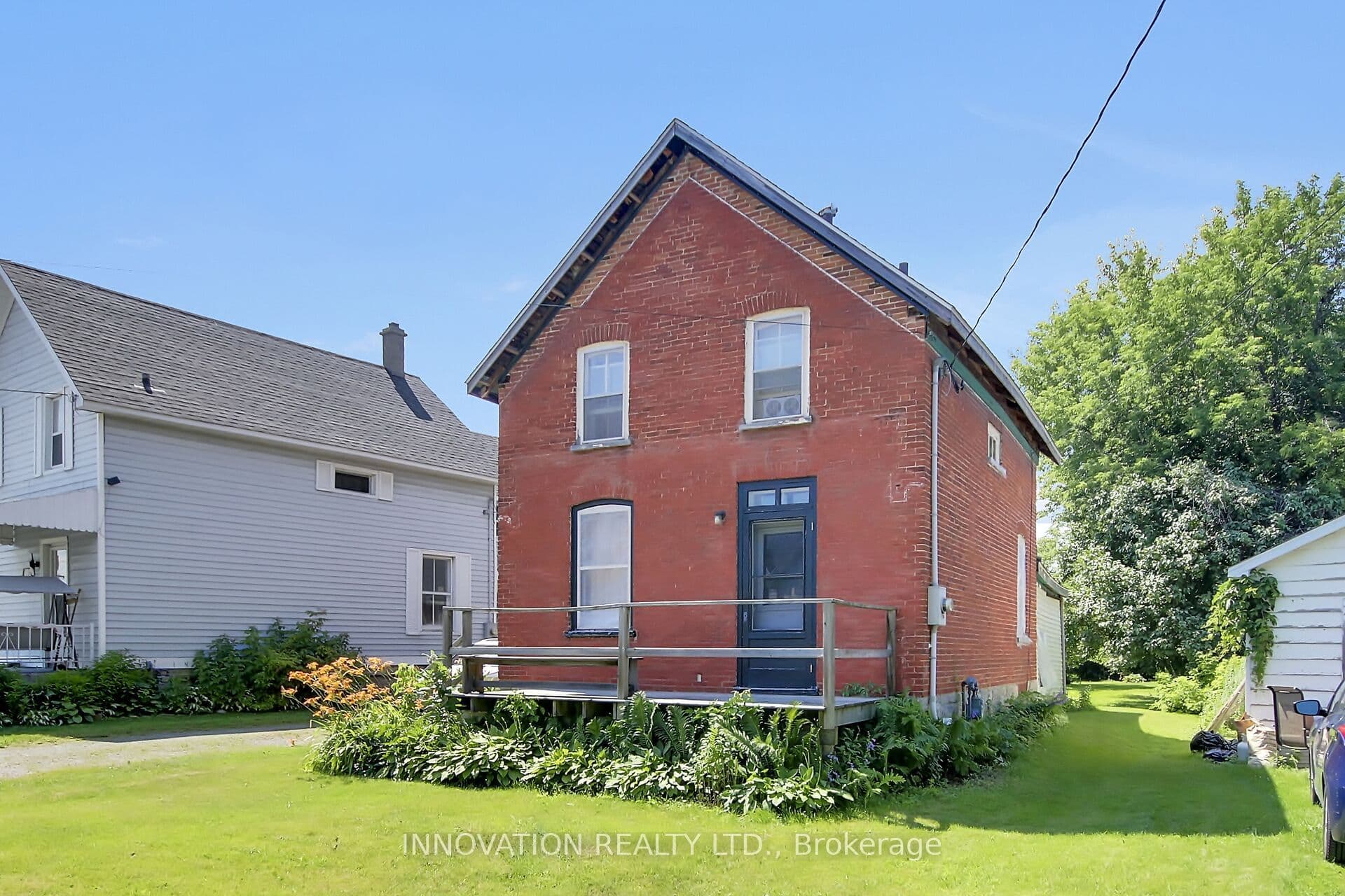 2158 Dundas Street photo 1