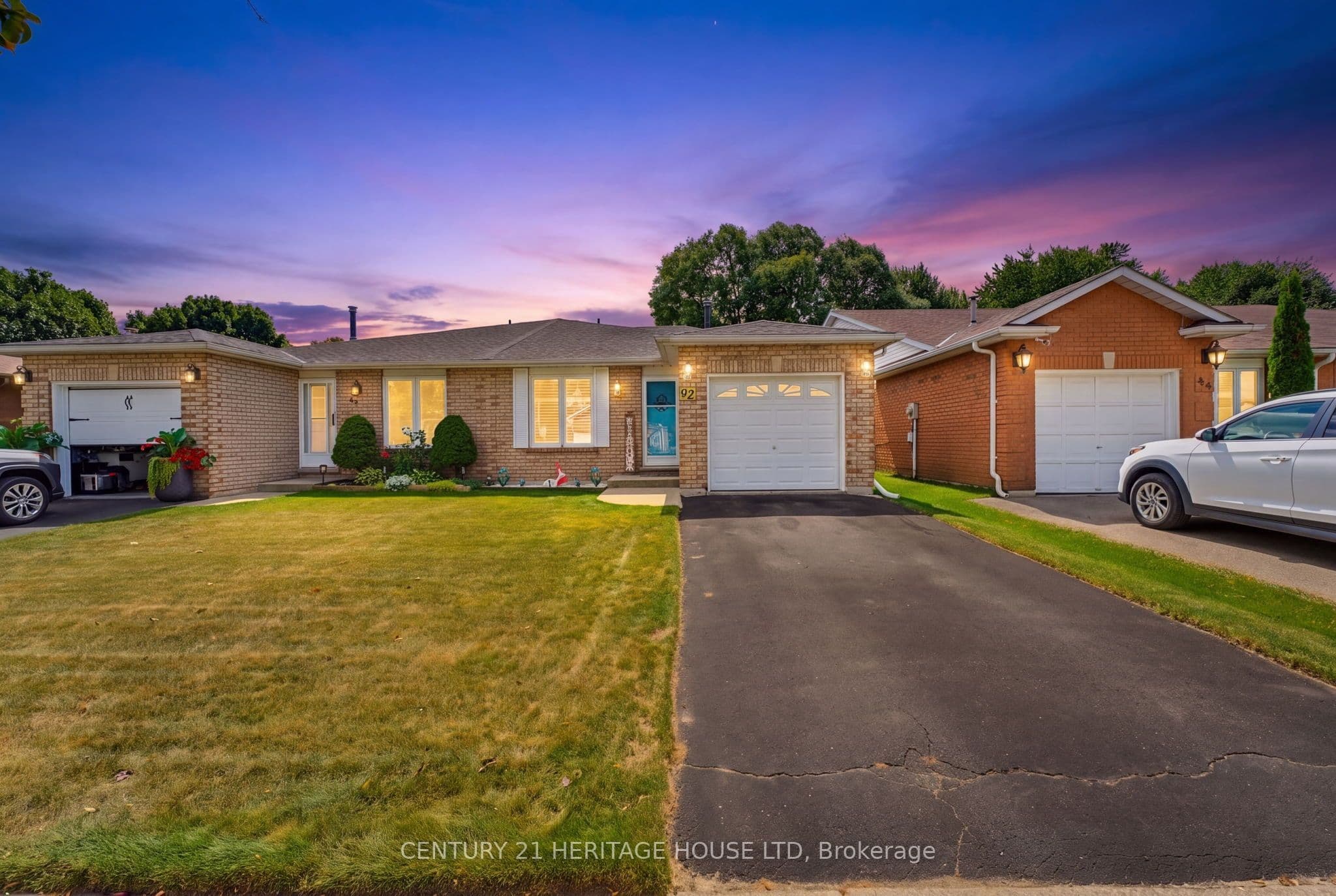 42 Buchanan Crescent photo 1