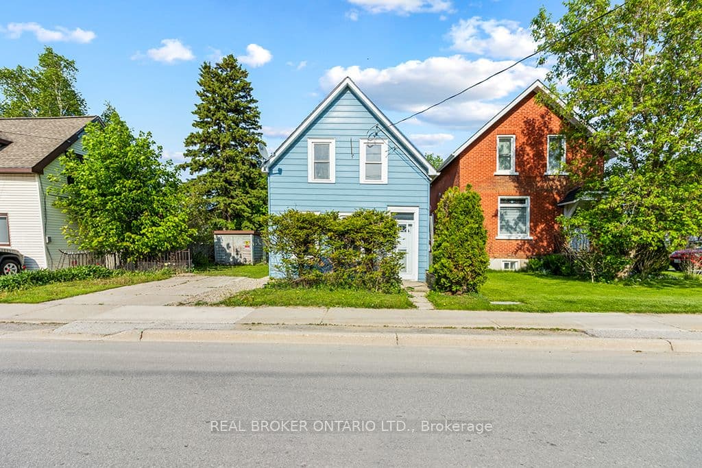 1323 2nd Avenue photo 1