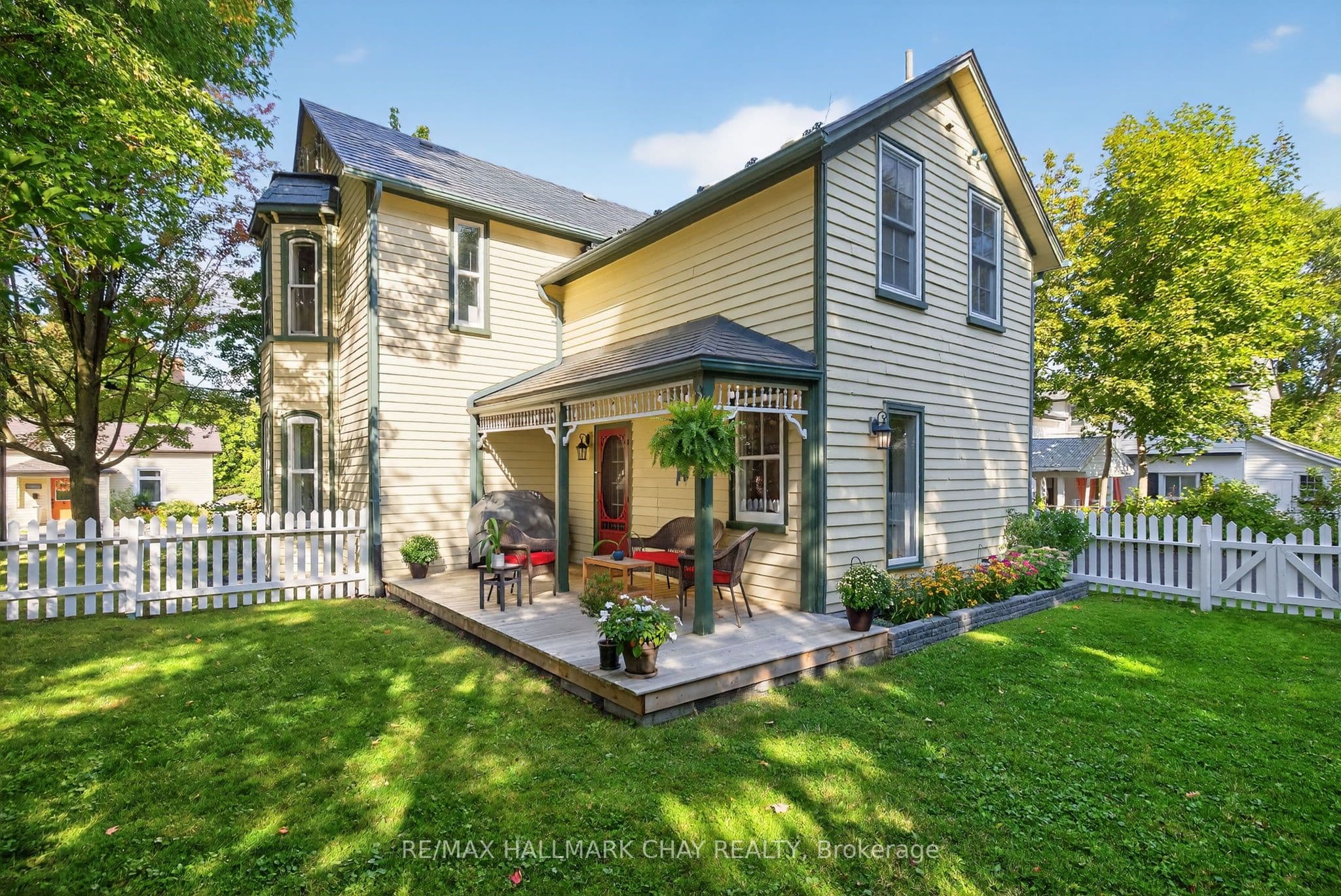 221 Prospect Street photo 1