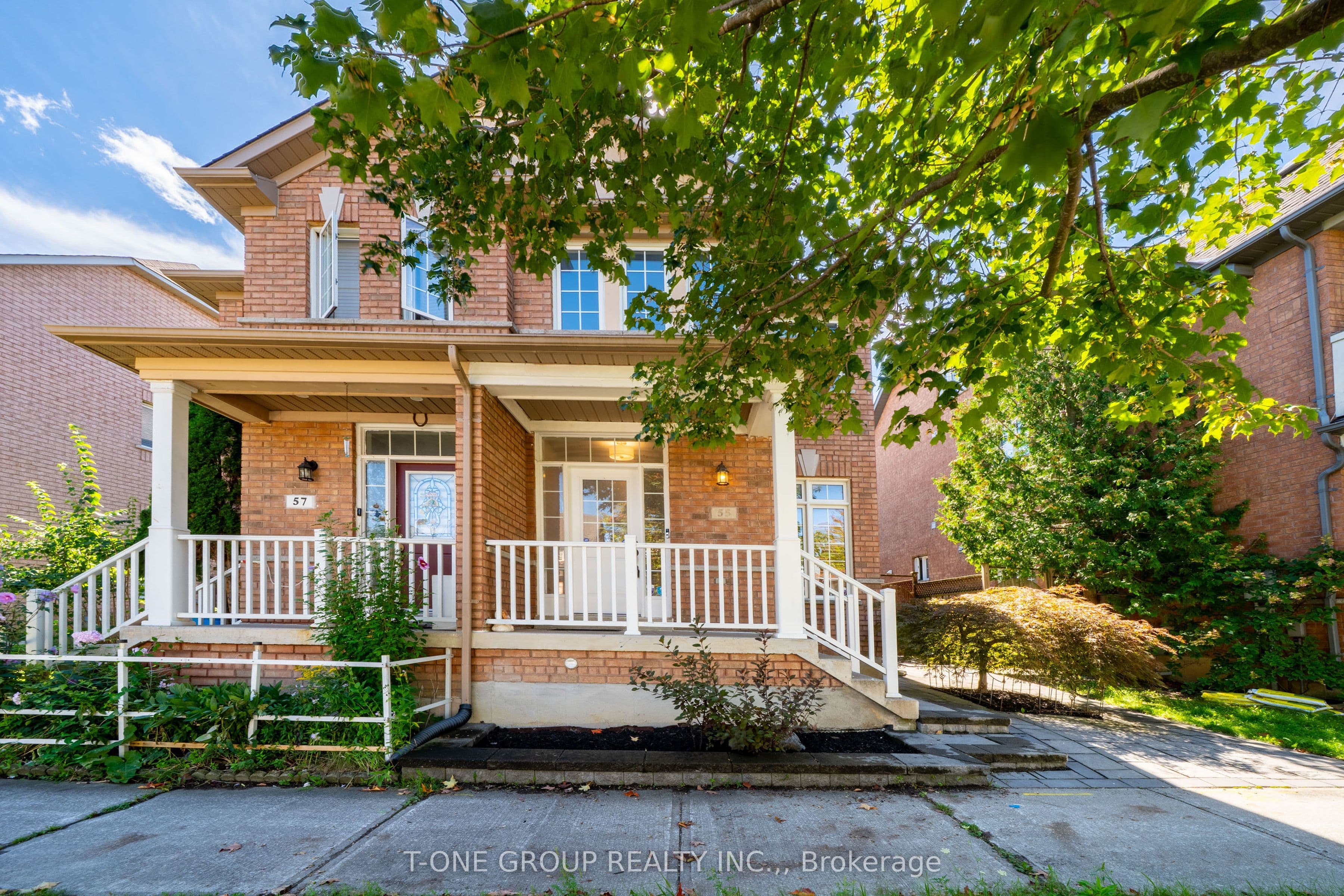 55 Rainbow Valley Crescent photo 1