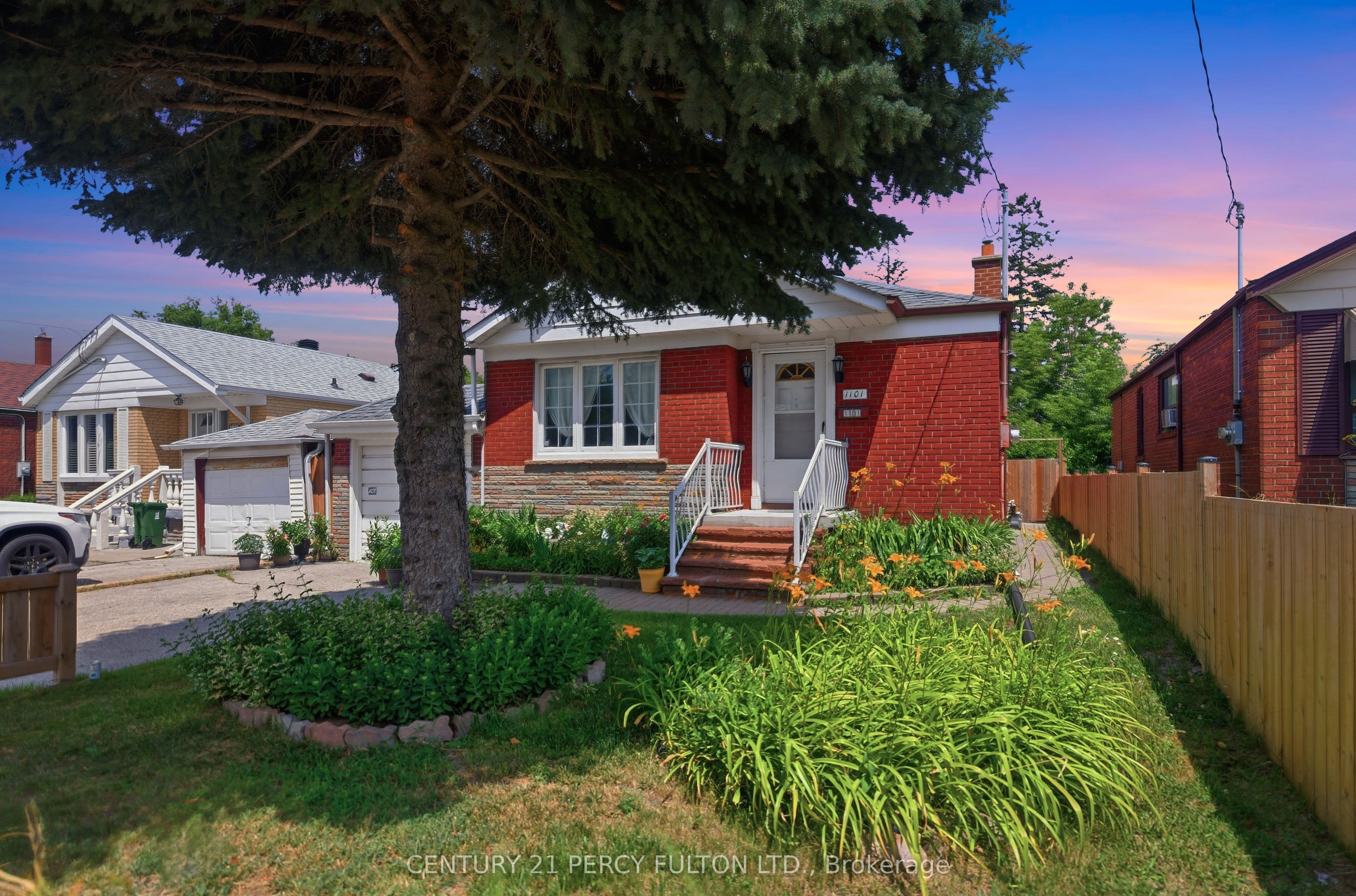 1101 Warden Avenue photo 1