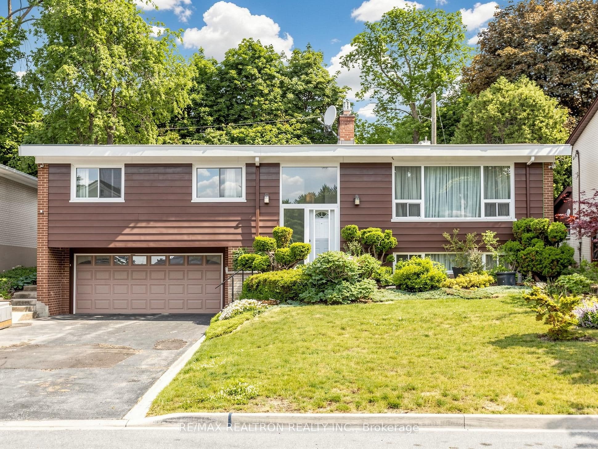 24 Dalmeny Road photo 1