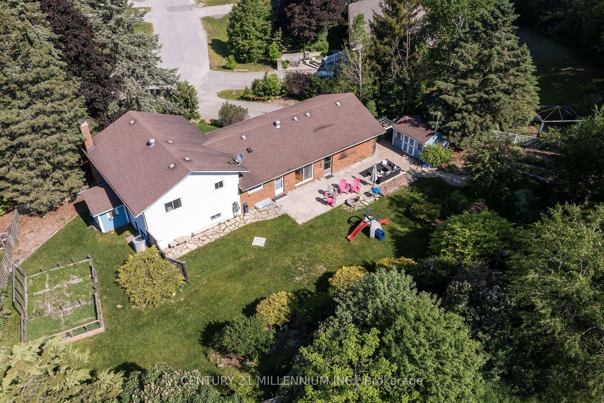 41 Douglas Crescent photo 1