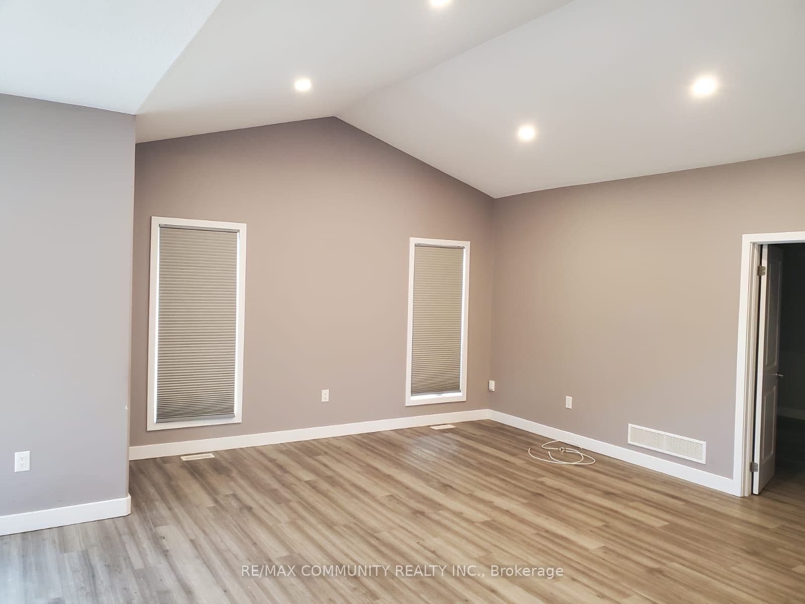 52 Potter Drive photo 1