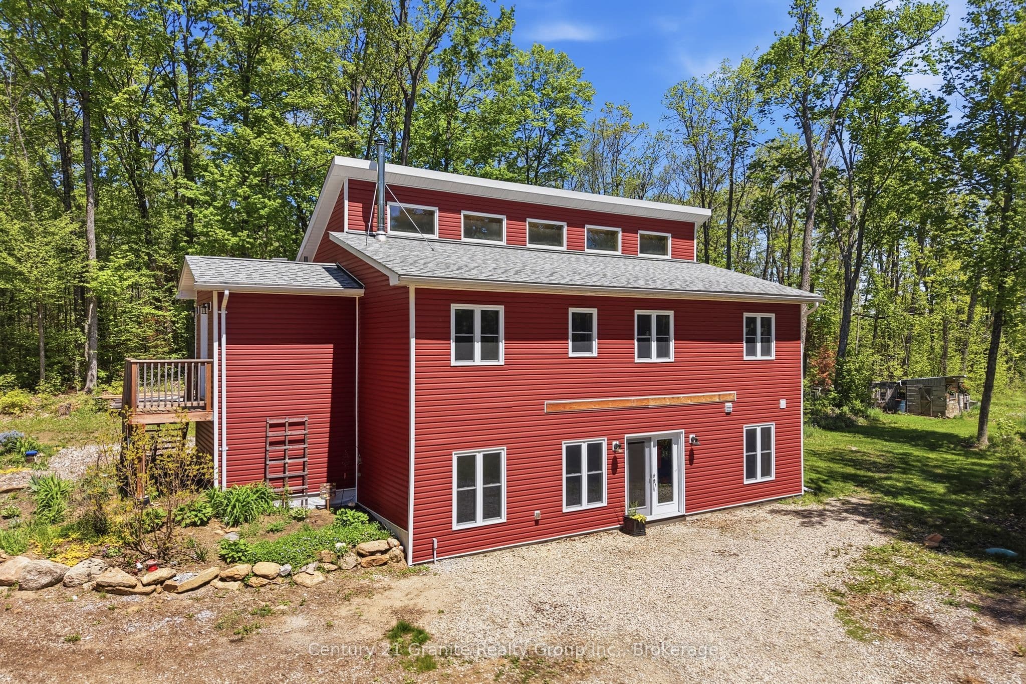 1048 Bacon Road photo 1