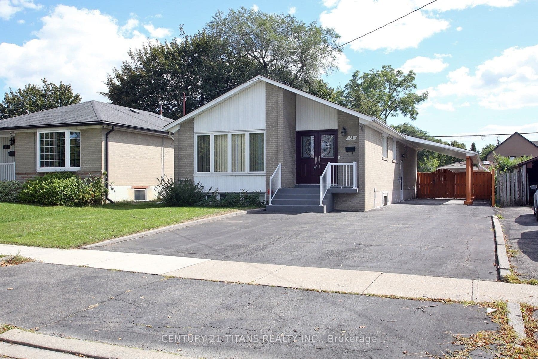 31 Monterrey Drive photo 1
