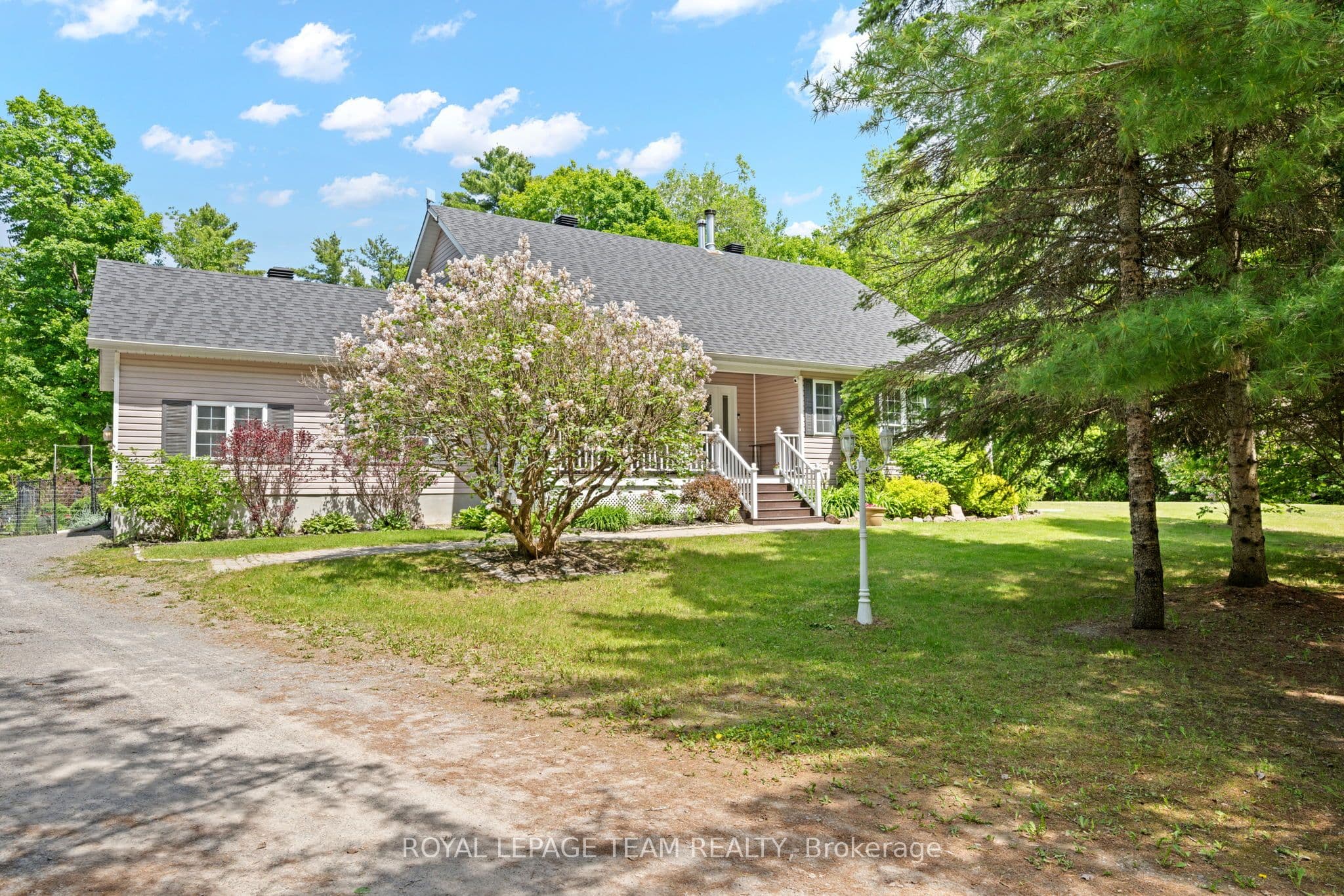 5040 Stonecrest Road photo 1