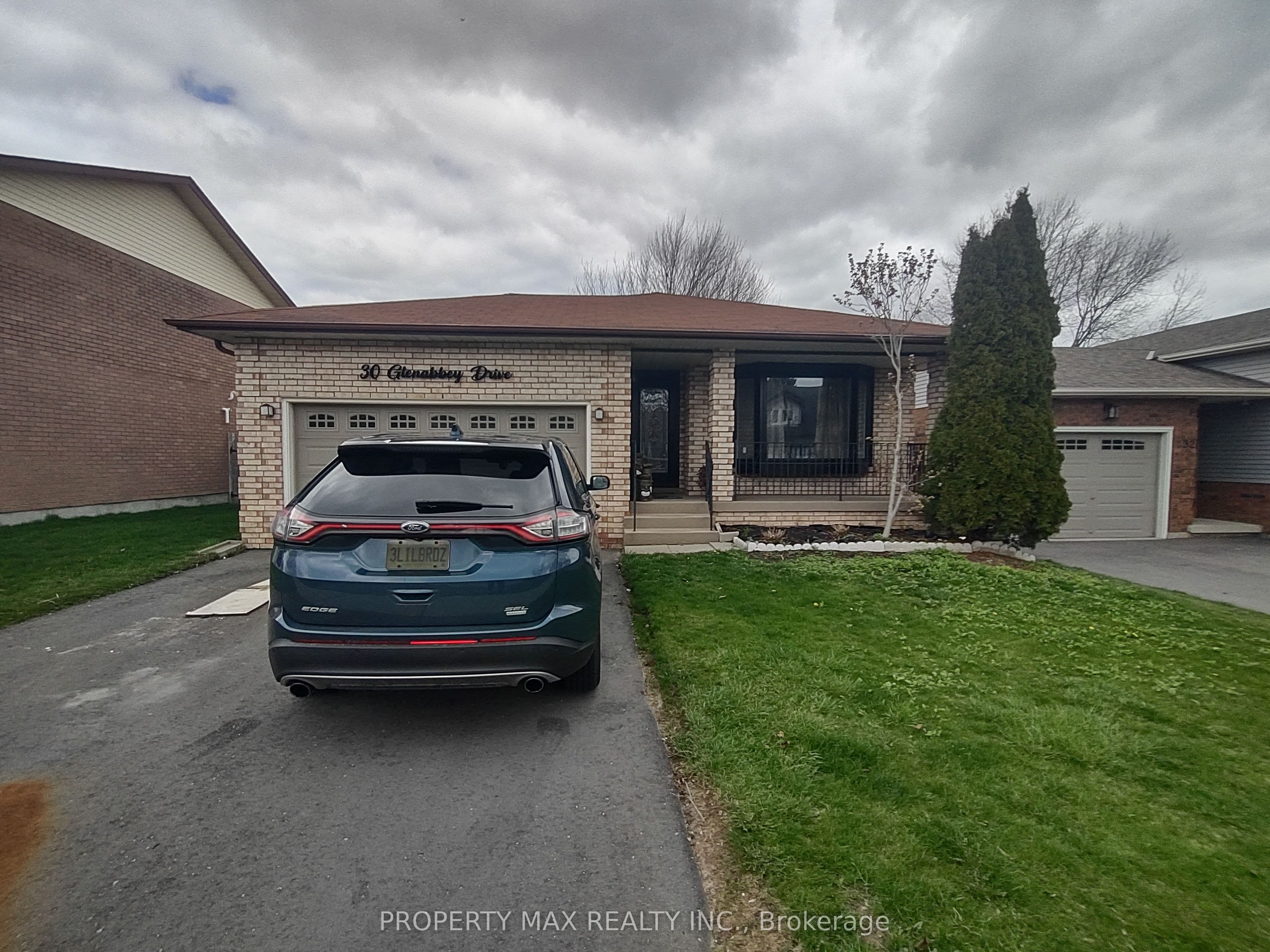 Unit Bsmt 30 Glenabbey Drive photo 1