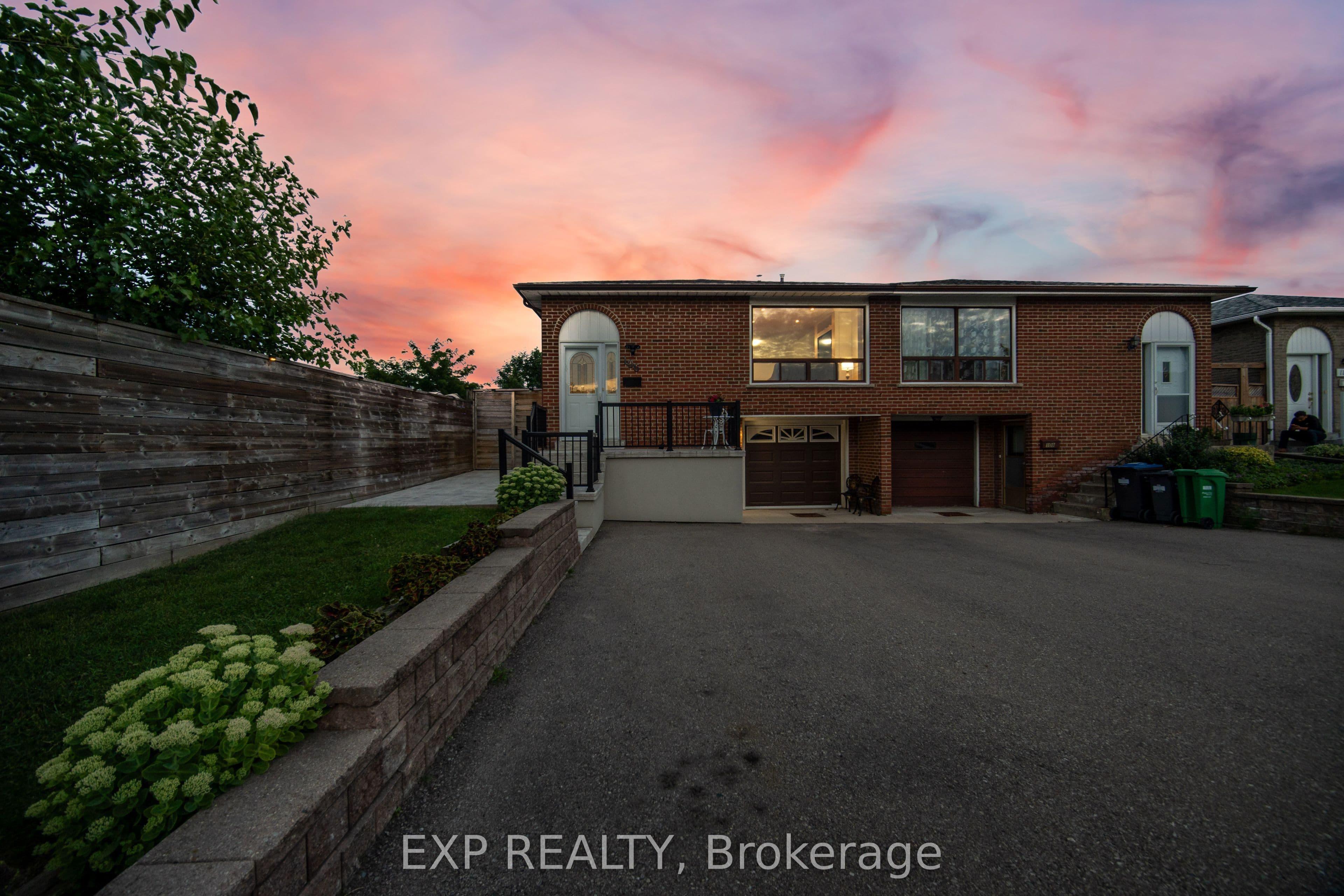 106 Hanson Road photo 1
