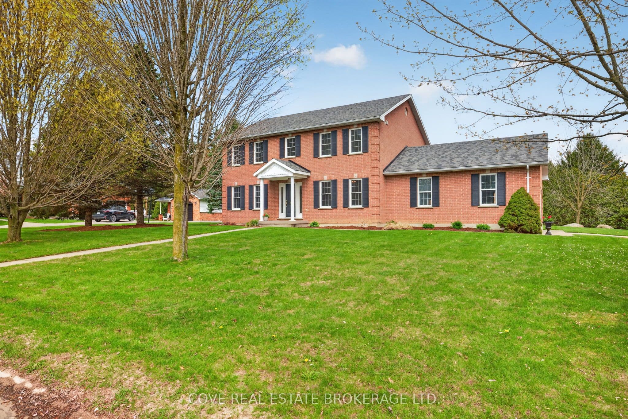 149 Salisbury Drive photo 1