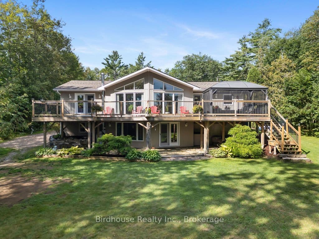 1022 Mulberry Lane photo 1