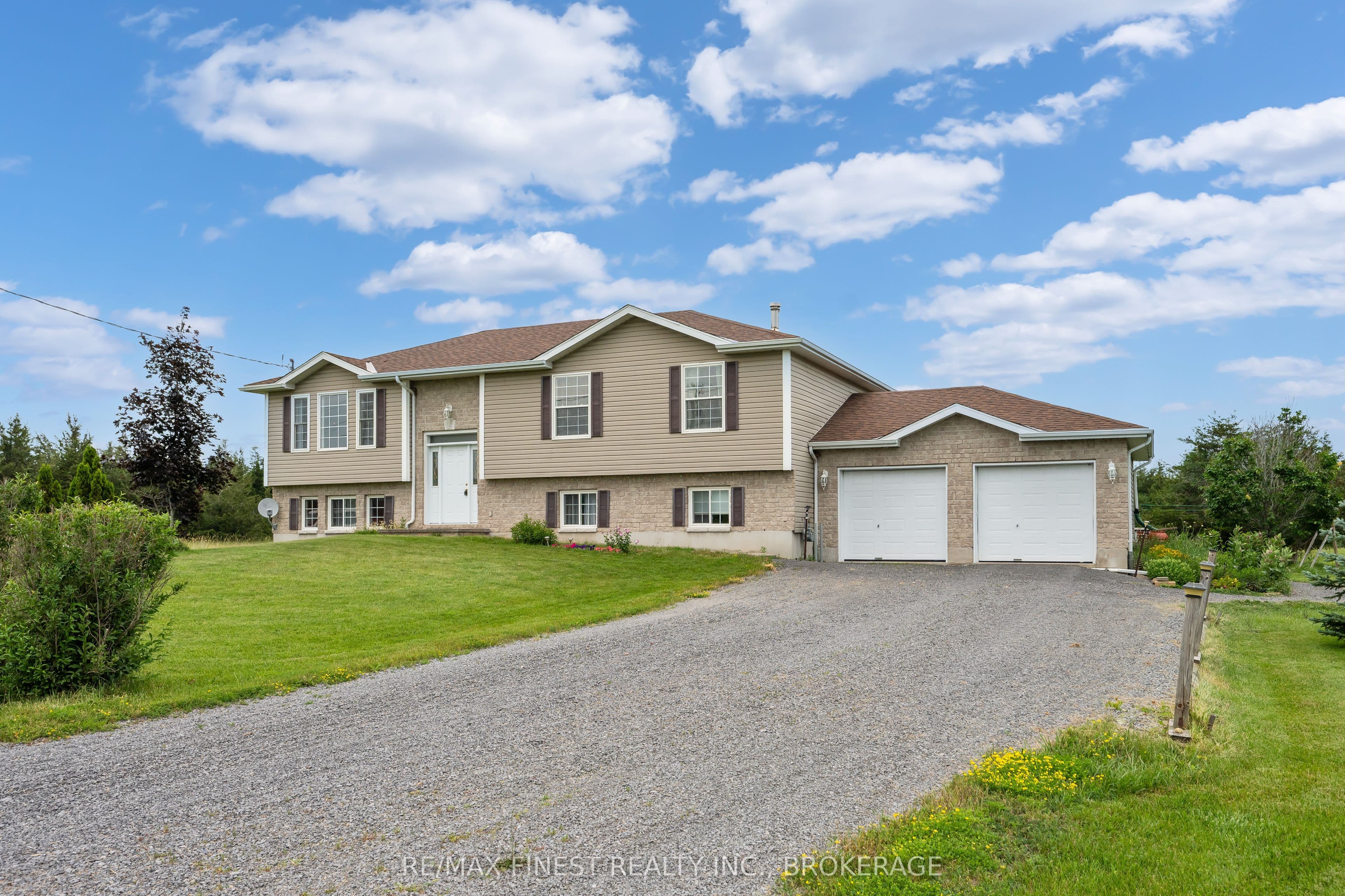 245 Pleasant Drive photo 1