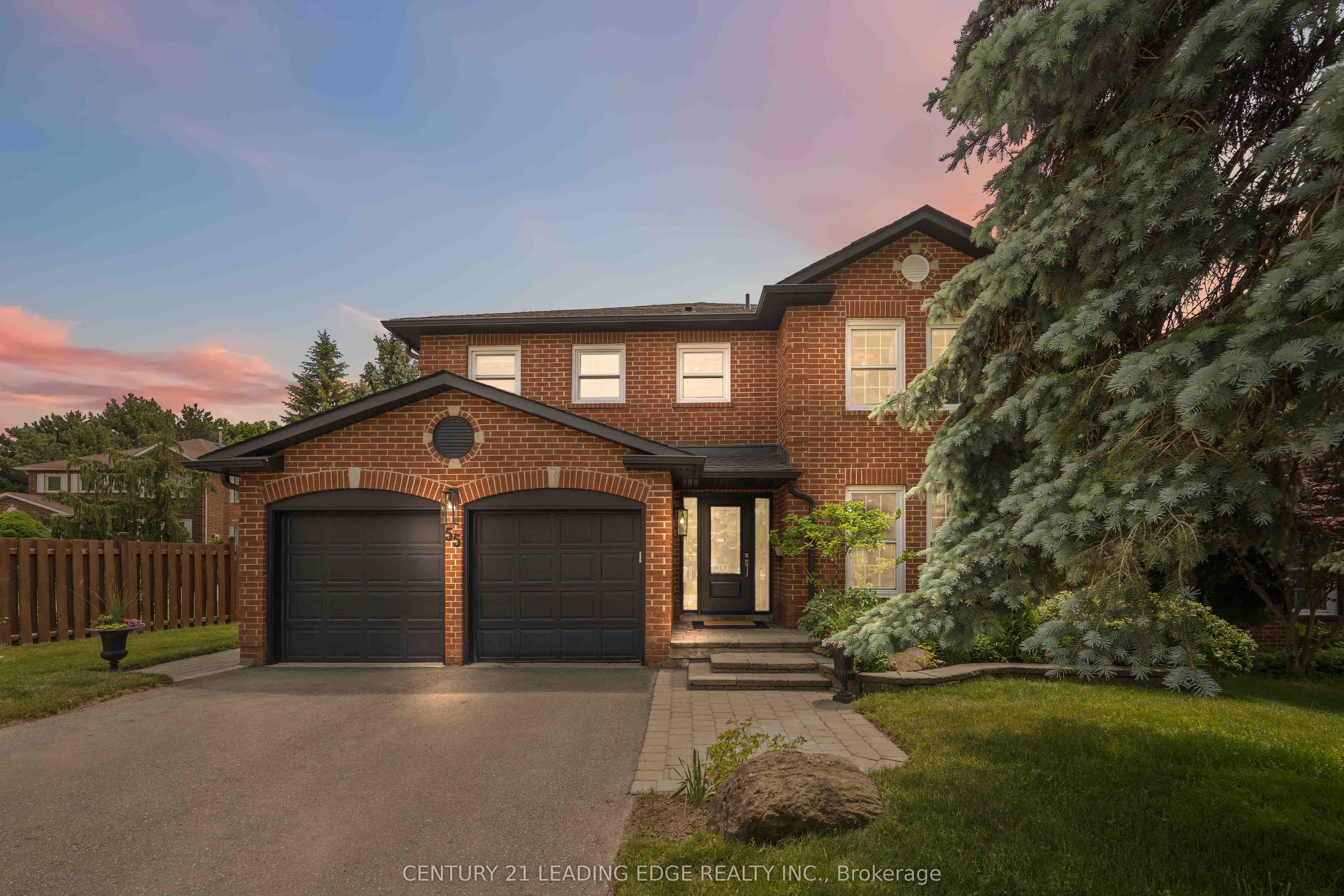 55 McCarty Crescent photo 1