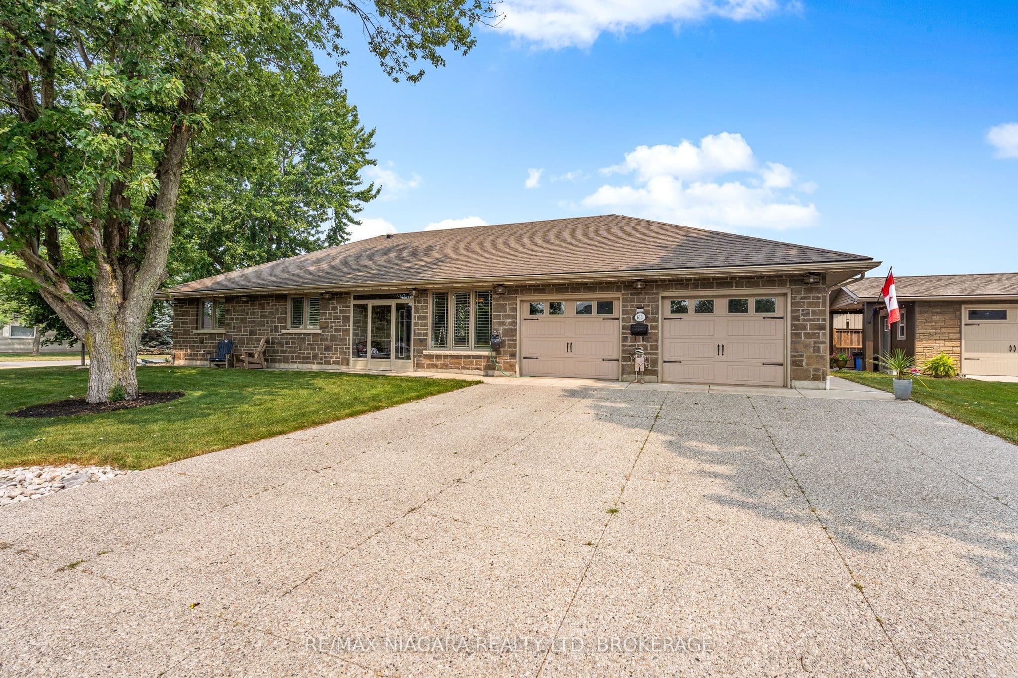 611 Sugarloaf Street photo 1