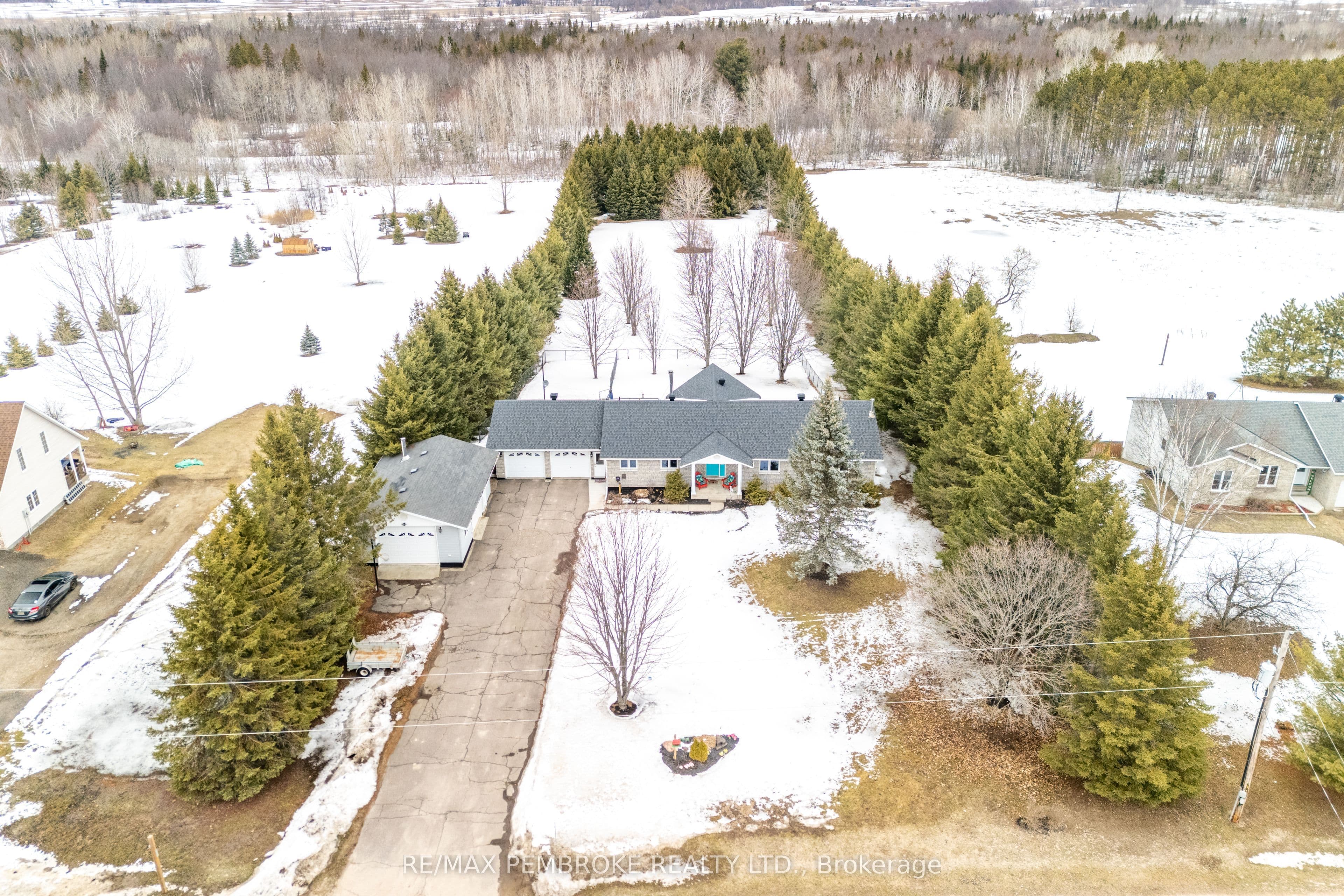 56 Robertson Drive photo 1