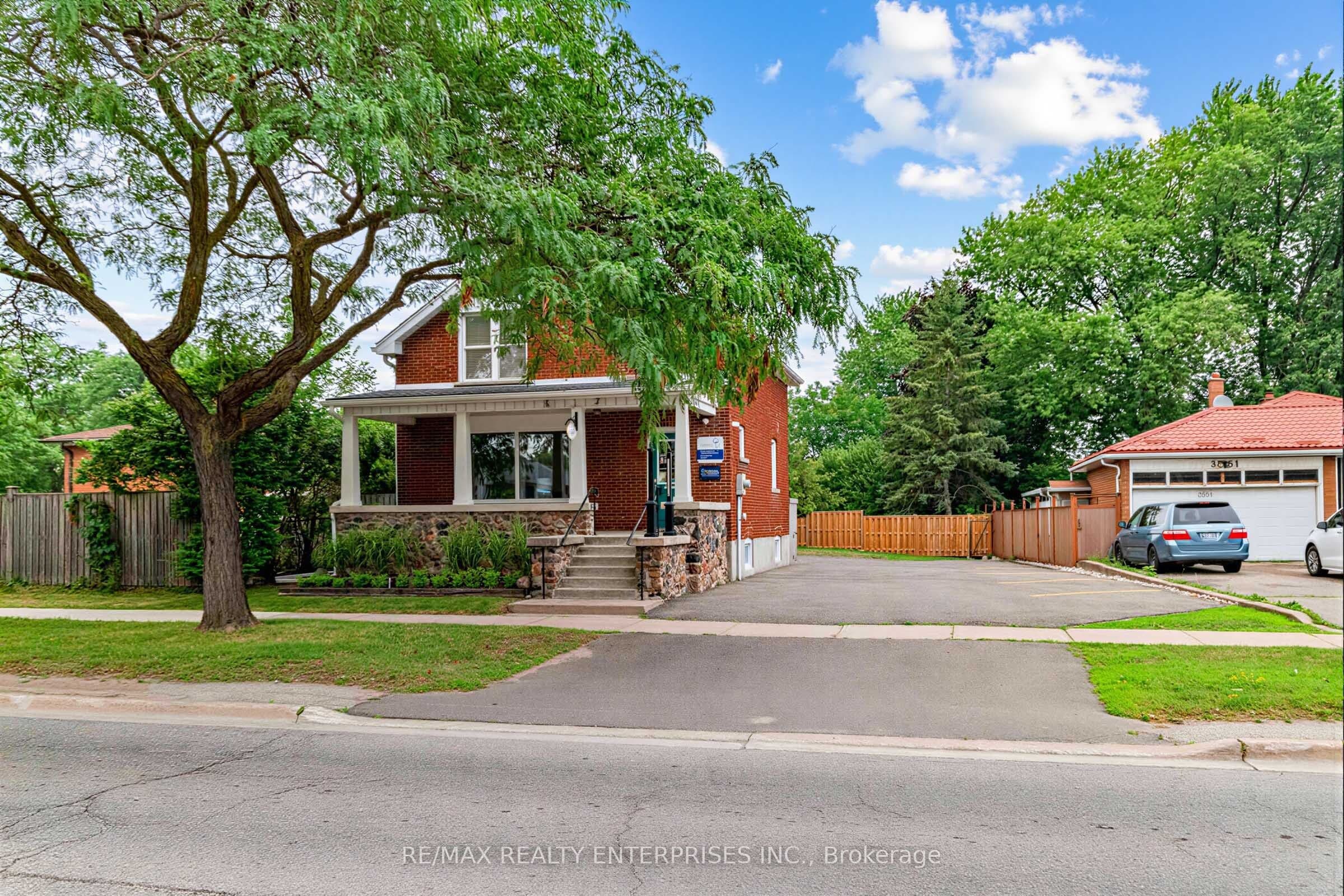 3569 Cawthra Road photo 1