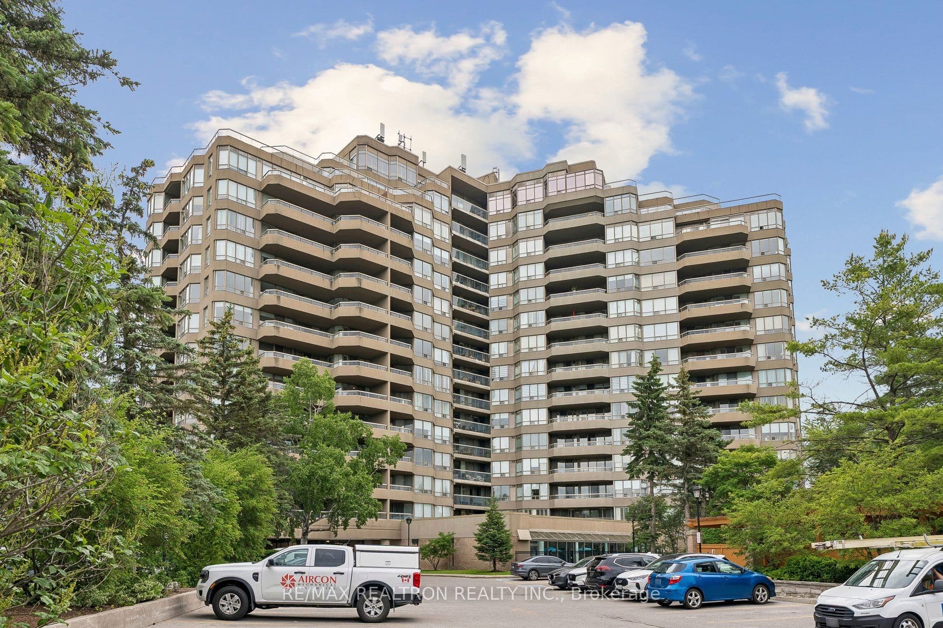 Unit 1215 610 Bullock Drive photo 1