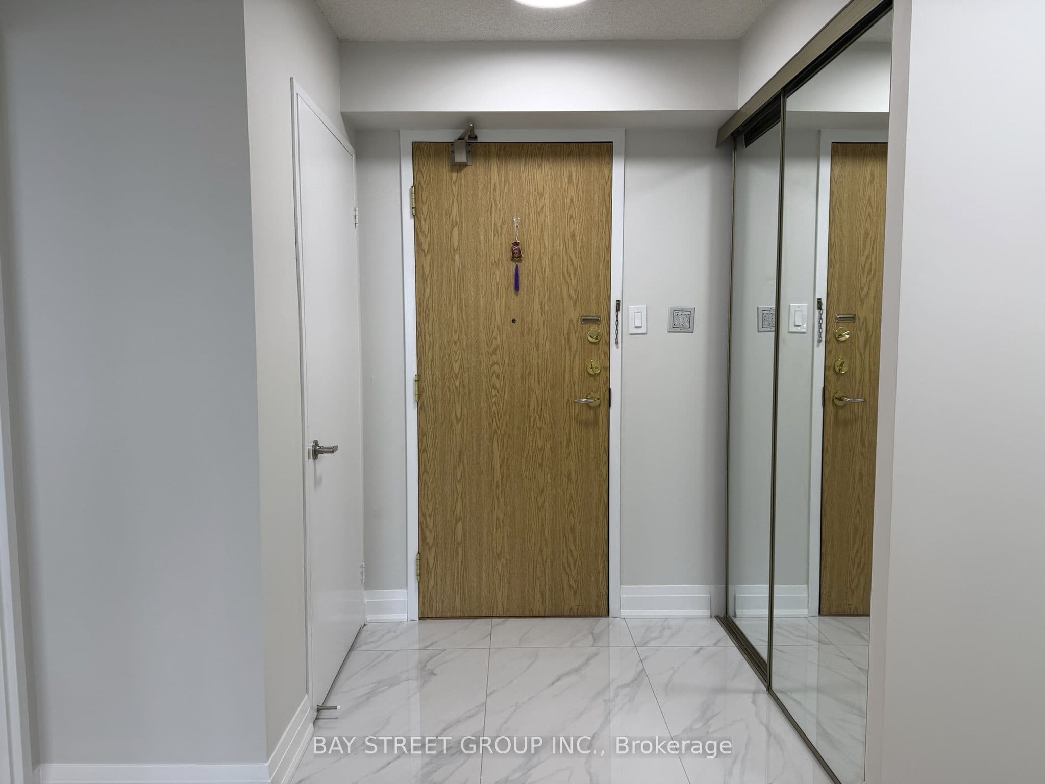 Unit 807 300 Alton Towers Circle photo 1