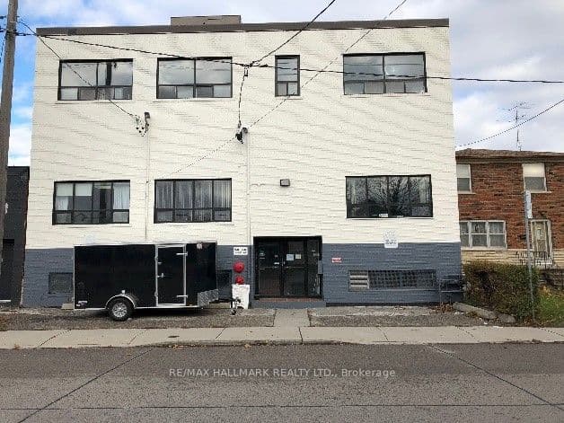 346-348 Ryding Avenue photo 1