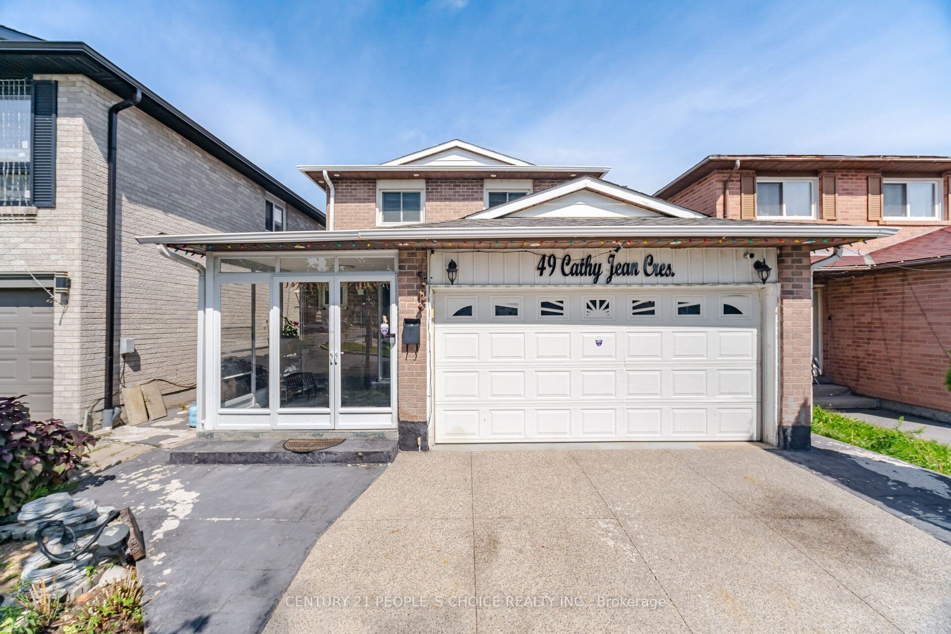 49 Cathy Jean Crescent photo 1