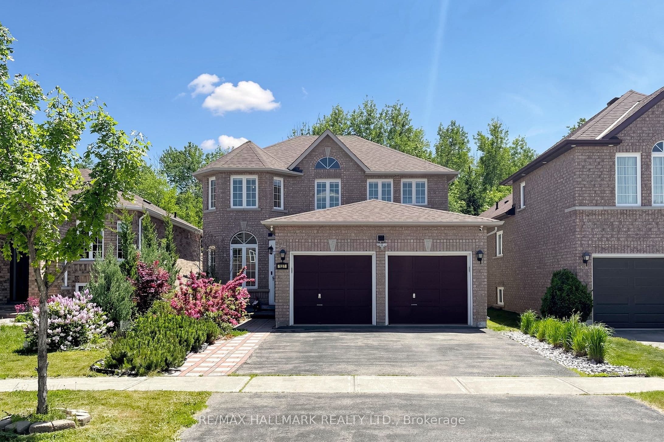 127 Humberland Drive photo 1