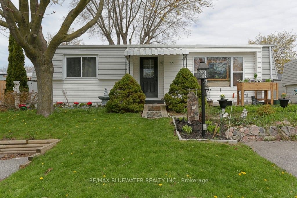 35 Pebble Beach Parkway photo 1
