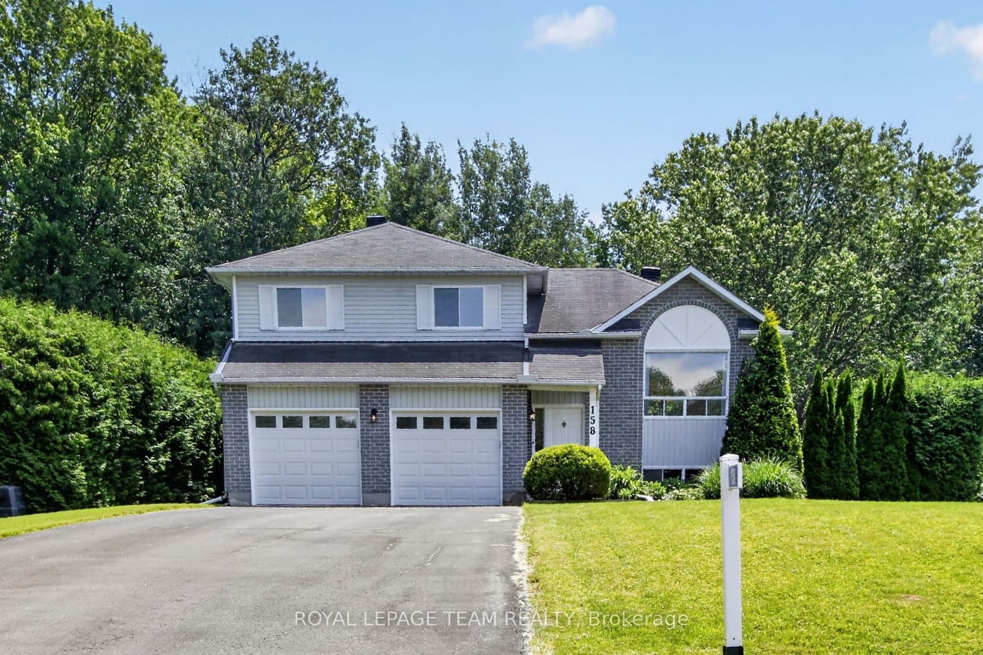 158 Oakwood Drive photo 1