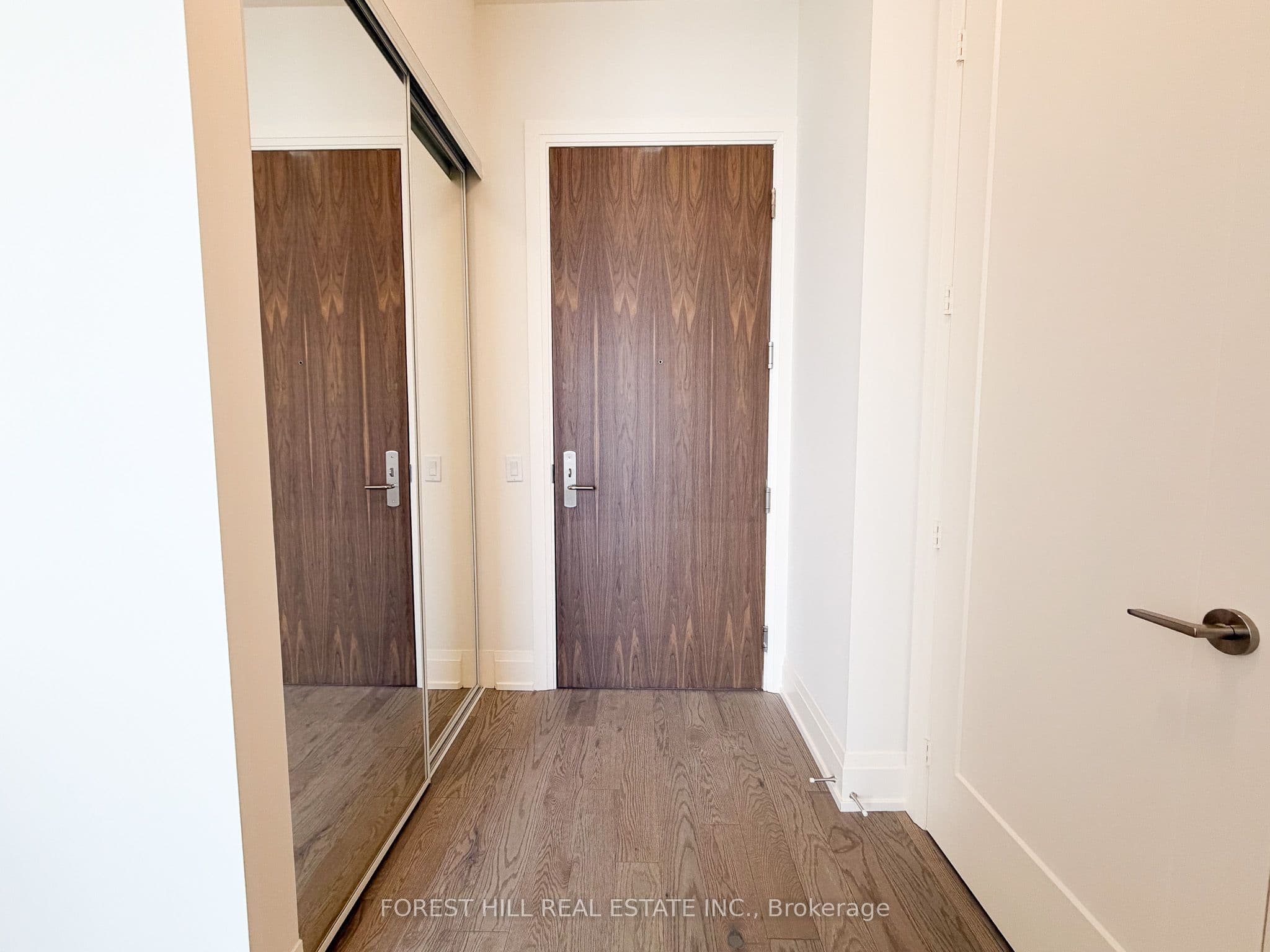 Unit PH104 27 Korda Gate photo 1