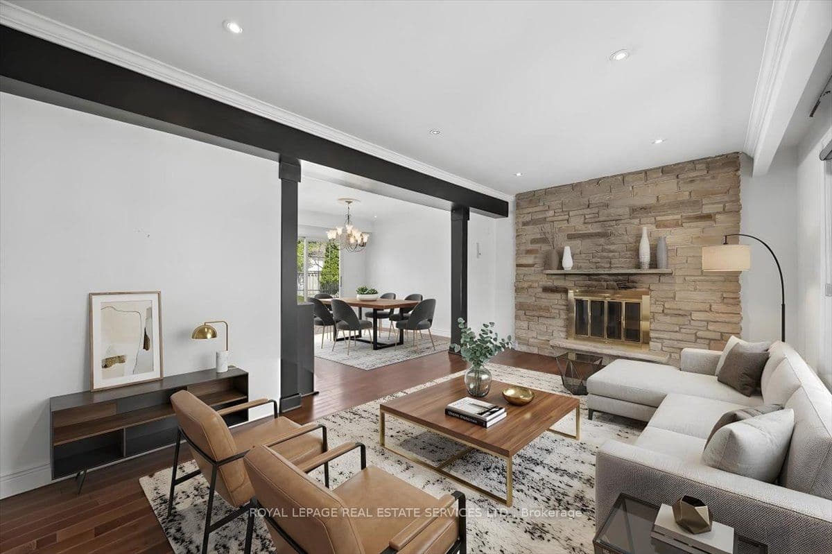 18 Chesterfield Road photo 1