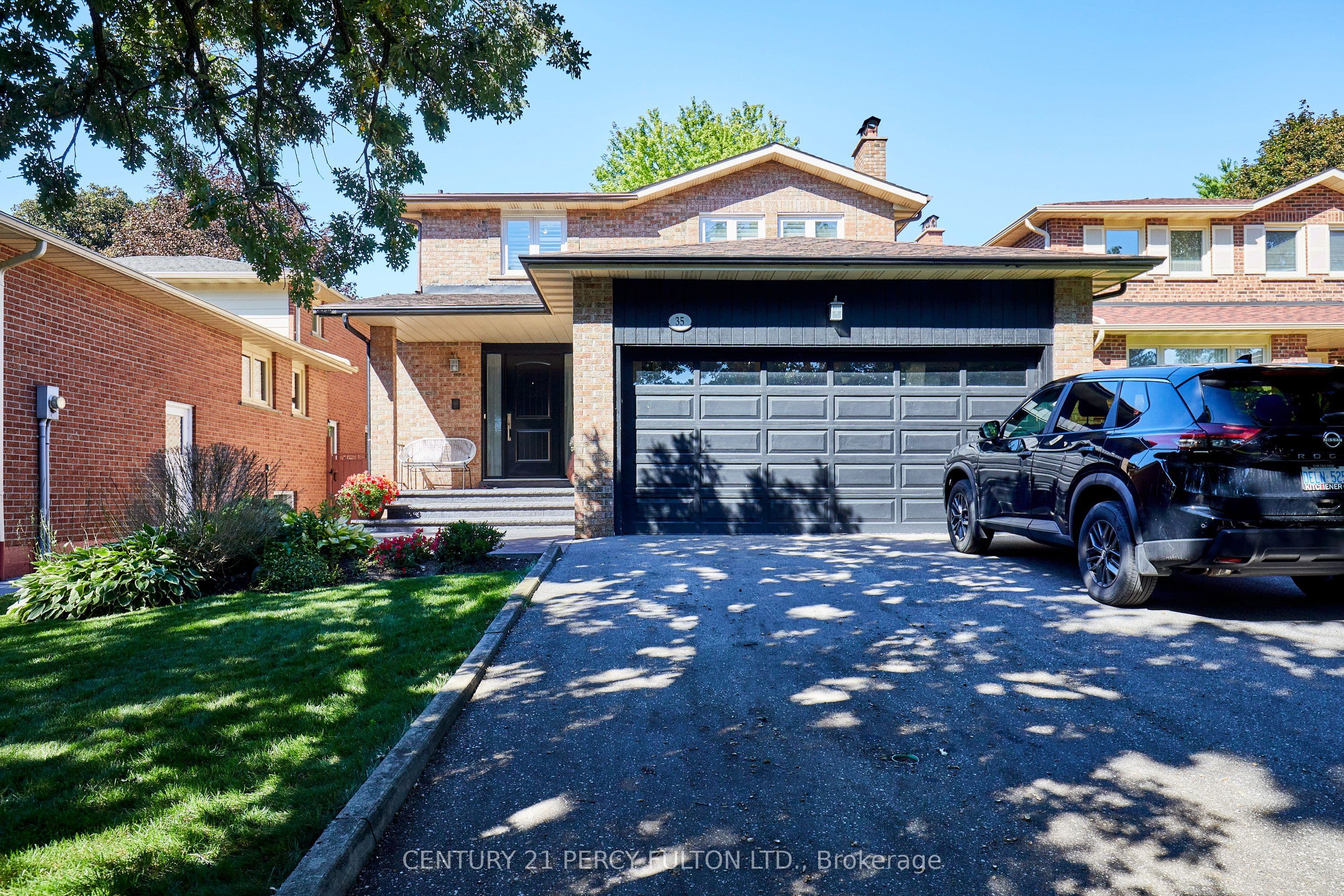 35 Ashland Crescent photo 1