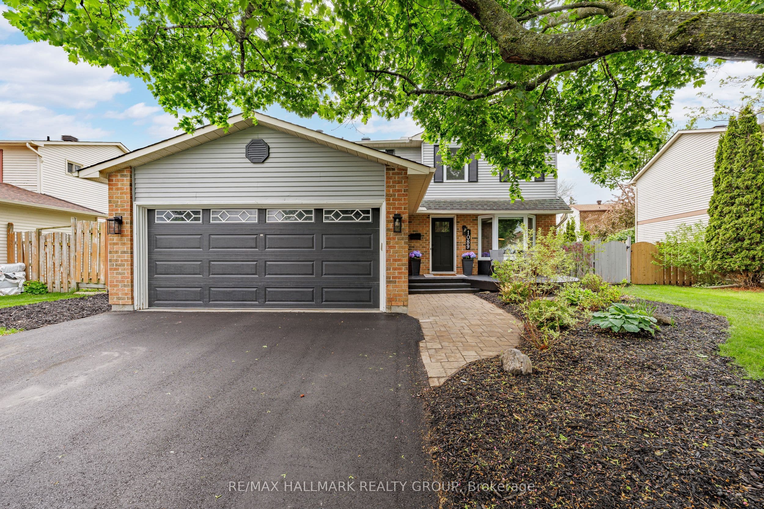 1089 Chablis Park photo 1