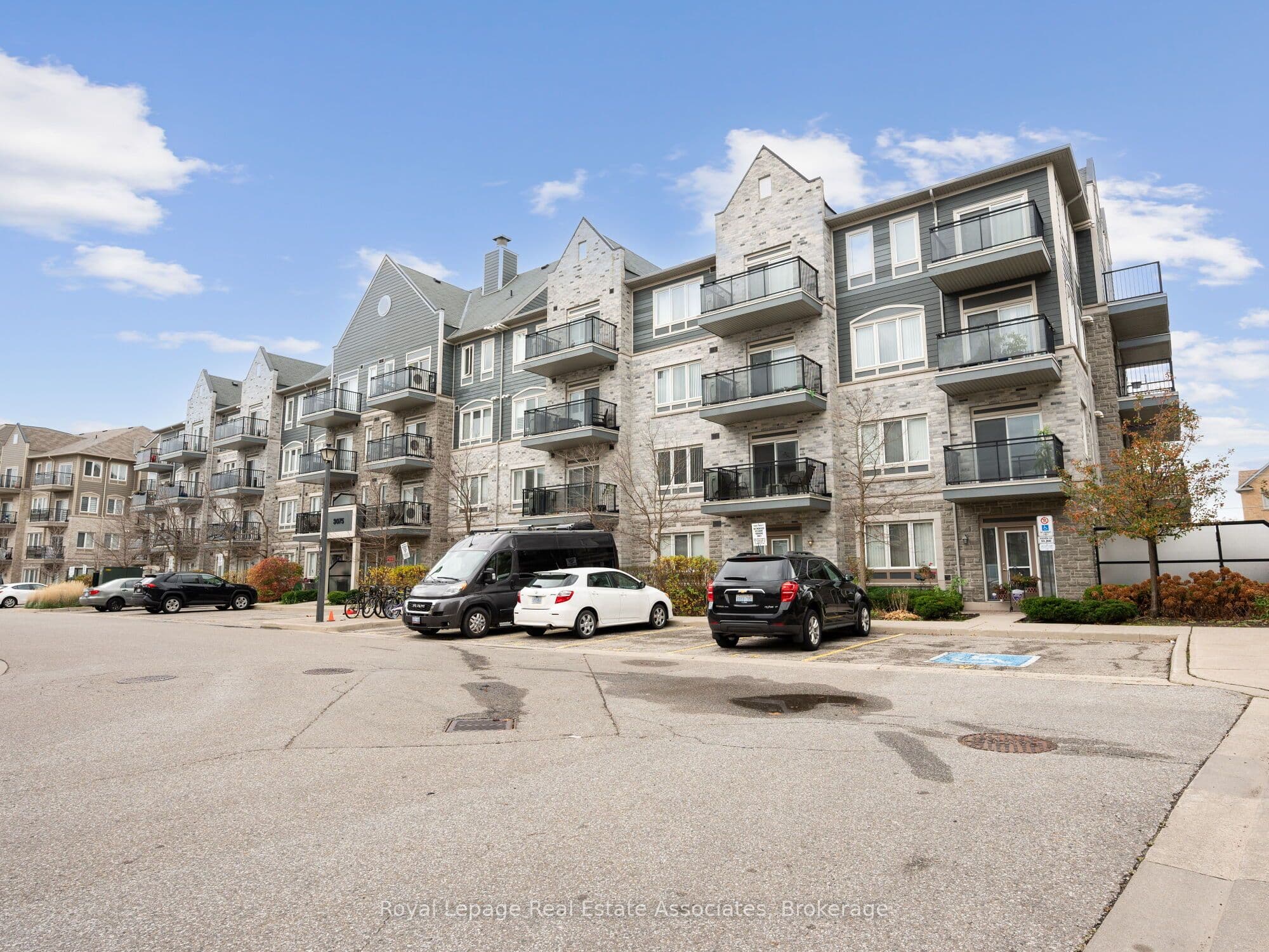 Unit 304 3075 Thomas Street photo 1