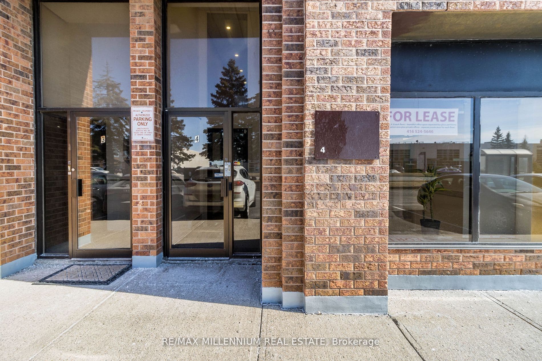 Unit 4 259 Edgeley Boulevard photo 1