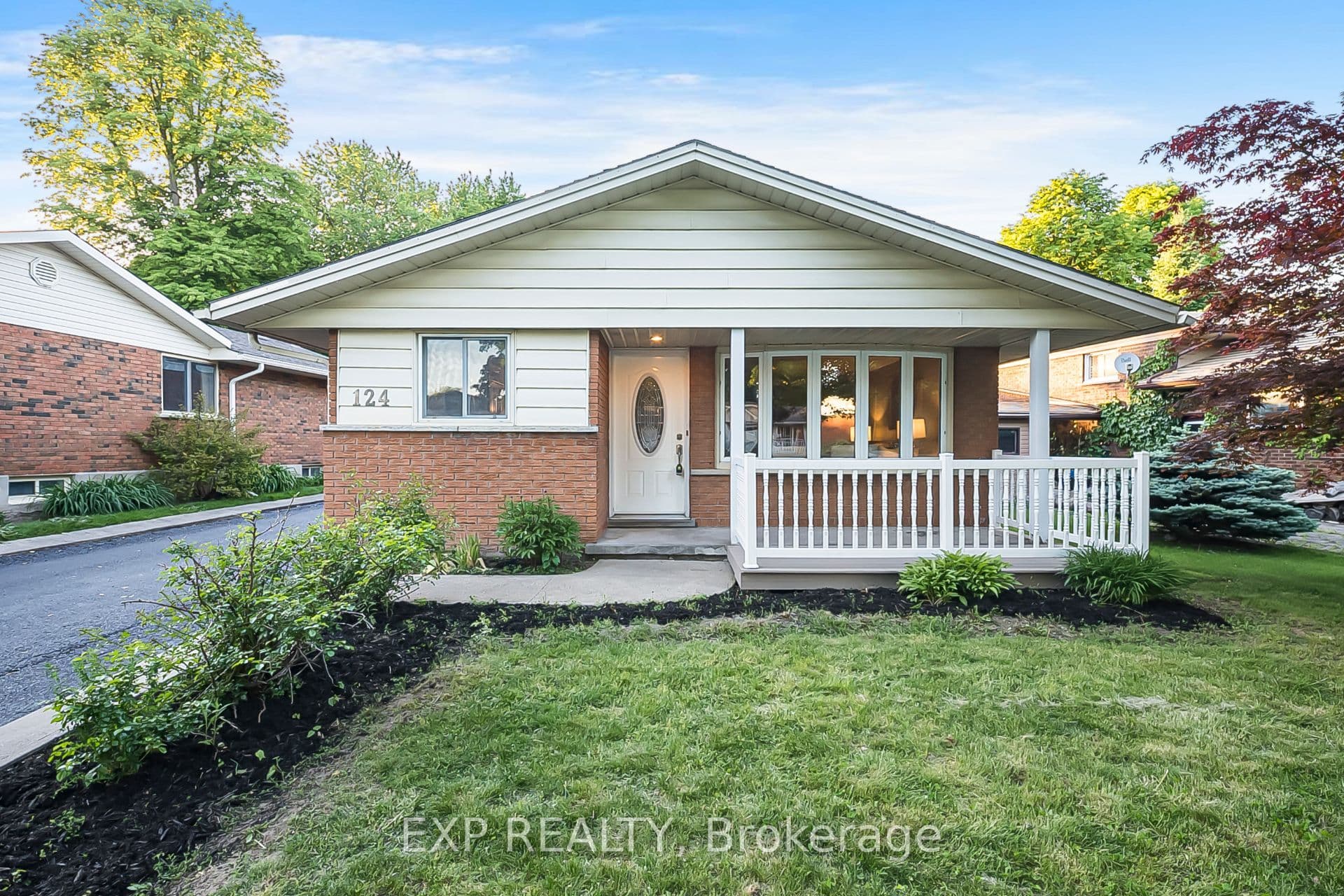 124 Dunsmere Drive photo 1
